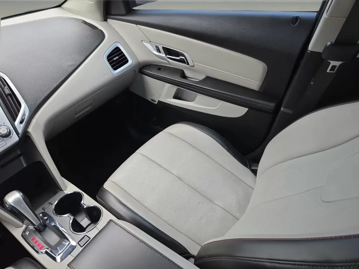 2014 /Light Titanium GMC Terrain SLT (2GKALTEK1E6) with an Other engine, located at 521 Old Farm Lane Rd, Prattville, AL, 36066, (334) 325-1505, 32.482460, -86.416367 - **Discover Adventure and Comfort with the 2014 GMC Terrain SLT at Gils Auto - Prattville**<br /> <br /> Are you in search of a versatile and stylish SUV that can seamlessly transition from your daily commute to weekend getaways? Look no further than the **2014 GMC Terrain SLT** at **Gils Auto - Prat - Photo#14