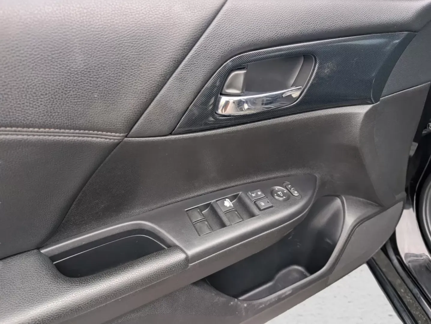 2014 Honda Accord Sedan Sport (1HGCR2F52EA) with an Other engine, located at 804 22nd Ave, Phenix City, AL, 36870, (334) 297-1860, 32.484749, -85.024475 - **Discover the Perfect 2014 Honda Accord Sport: Your Dream Sedan for Every Lifestyle!**<br /> <br /> Are you in search of a reliable vehicle to enhance your daily commute or make family outings more enjoyable? Look no further than this stunning 2014 Honda Accord Sedan, now available at Gils Auto in - Photo#8