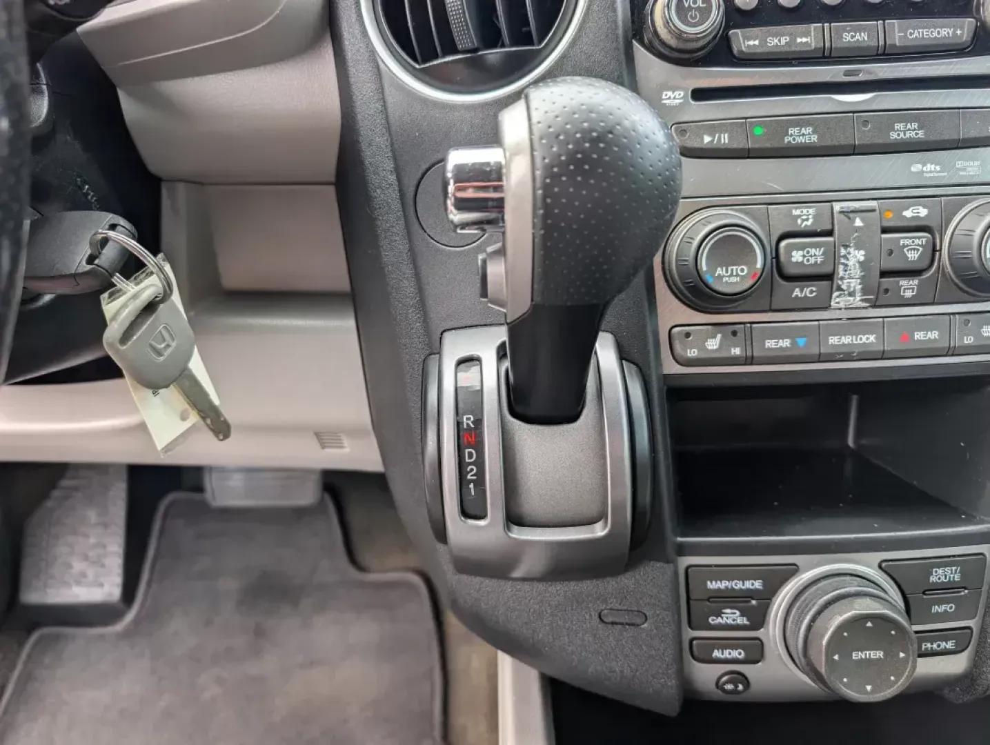 2014 Honda Pilot Touring (5FNYF3H99EB) with an Other engine, located at 3959 U.S. 80 W, Phenix City, AL, 36870, (334) 297-4885, 32.469296, -85.135185 - 2014 Honda Pilot Touring - Photo#14
