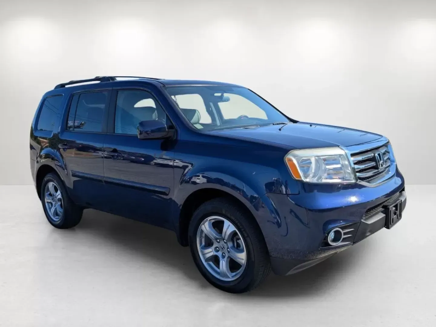 2014 Honda Pilot EX-L (5FNYF3H75EB) with an Other engine, located at 5115 14th Ave., Columbus, GA, 31904, (706) 323-0345, 32.511494, -84.971046 - **Discover Your Adventure-Worthy 2014 Honda Pilot EX-L at Gils Auto!**<br /> <br /> Are you ready to elevate your family outings or weekend getaways? Look no further than this 2014 Honda Pilot EX-L, available now at Gils Auto in Phenix City, AL. This versatile SUV is designed for those who embrace a - Photo#2