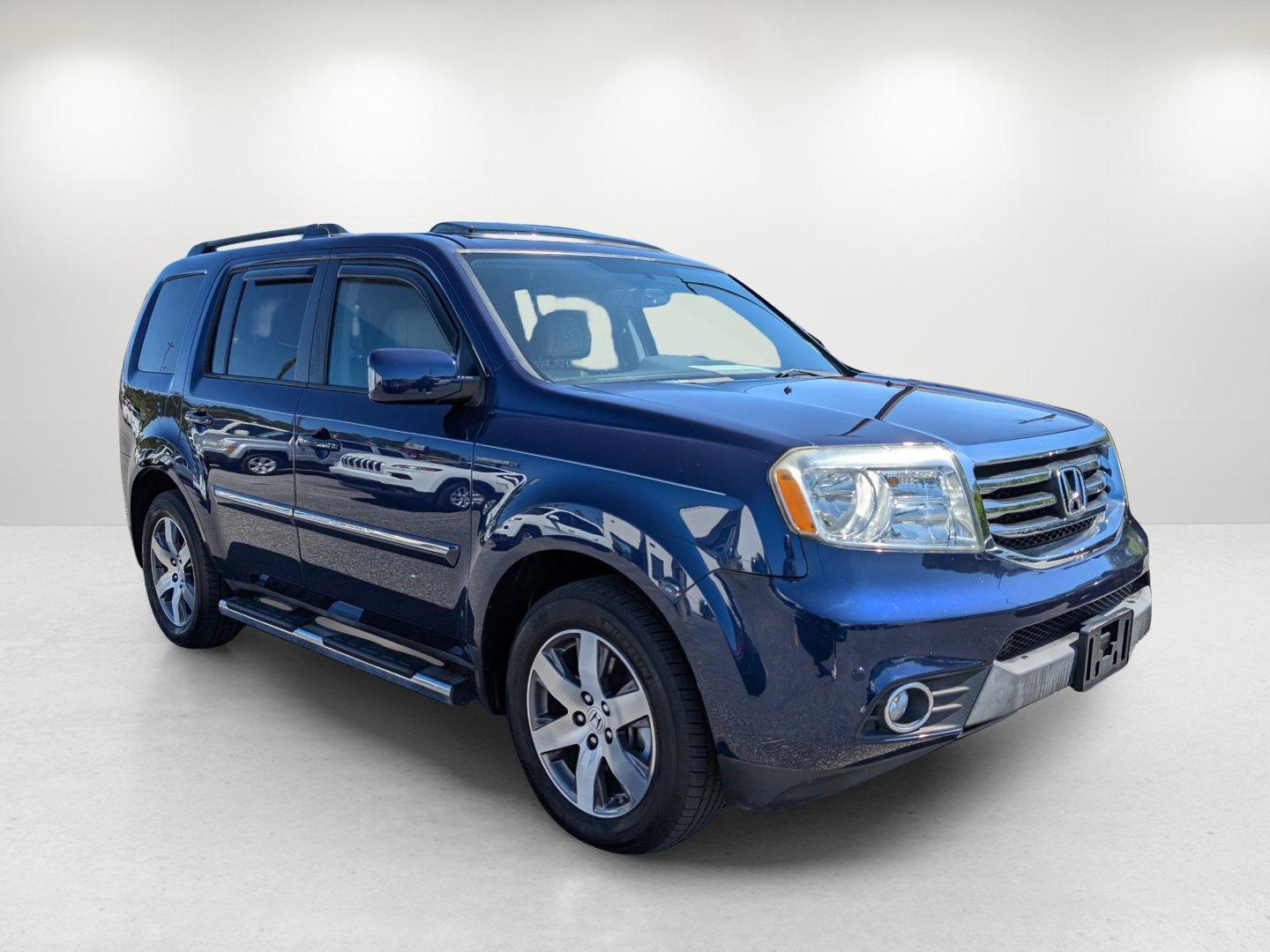 2014 Honda Pilot Touring (5FNYF3H99EB) with an Regular Unleaded V-6 3.5 L/212 engine, 5-Speed Automatic w/OD transmission, located at 7000 Northlake Connector, Columbus, GA, 31904, (706) 987-8085, 32.524975, -84.978134 - 2014 Honda Pilot Touring - Photo#2