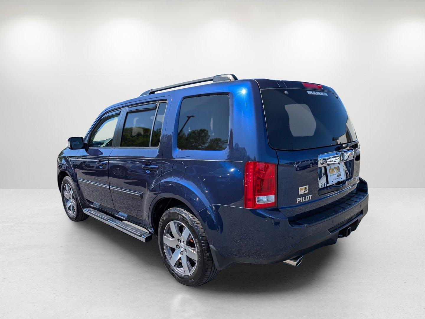 2014 Honda Pilot Touring (5FNYF3H99EB) with an Regular Unleaded V-6 3.5 L/212 engine, 5-Speed Automatic w/OD transmission, located at 7000 Northlake Connector, Columbus, GA, 31904, (706) 987-8085, 32.524975, -84.978134 - 2014 Honda Pilot Touring - Photo#6