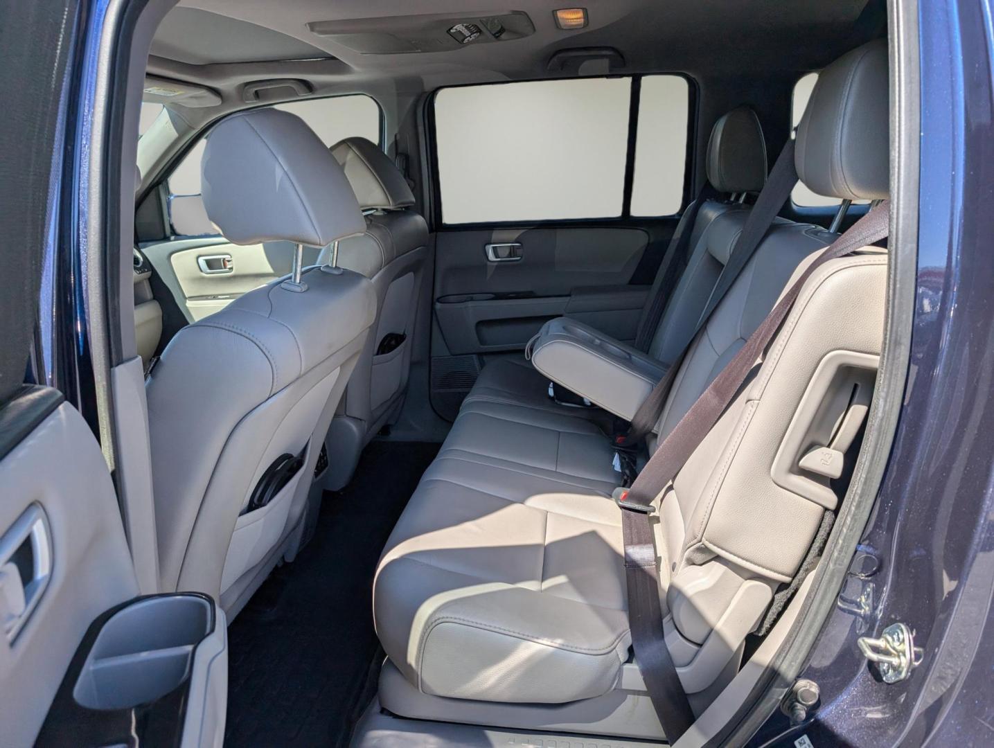 2014 Honda Pilot Touring (5FNYF3H99EB) with an Regular Unleaded V-6 3.5 L/212 engine, 5-Speed Automatic w/OD transmission, located at 7000 Northlake Connector, Columbus, GA, 31904, (706) 987-8085, 32.524975, -84.978134 - 2014 Honda Pilot Touring - Photo#10