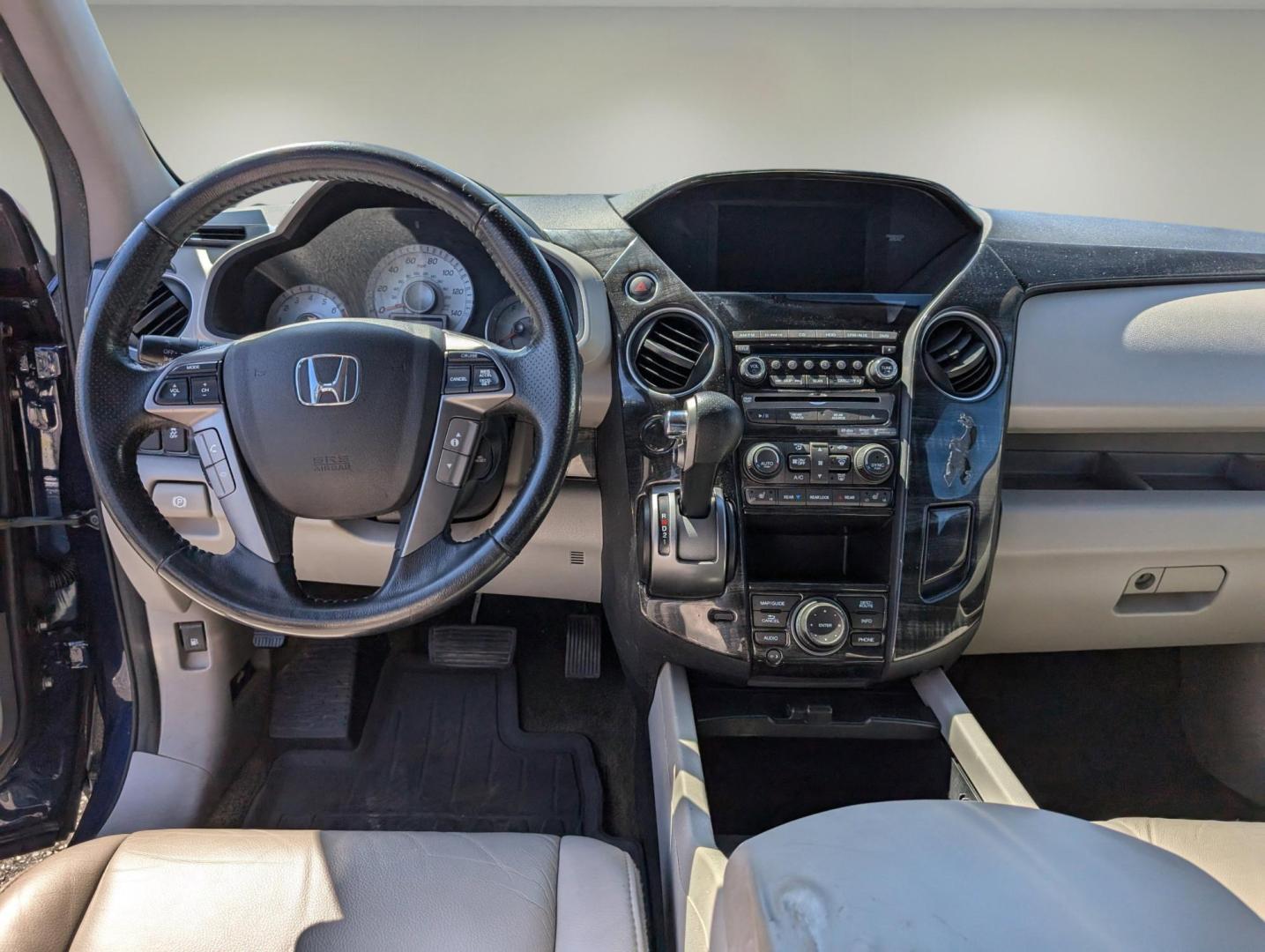 2014 Honda Pilot Touring (5FNYF3H99EB) with an Regular Unleaded V-6 3.5 L/212 engine, 5-Speed Automatic w/OD transmission, located at 7000 Northlake Connector, Columbus, GA, 31904, (706) 987-8085, 32.524975, -84.978134 - 2014 Honda Pilot Touring - Photo#11
