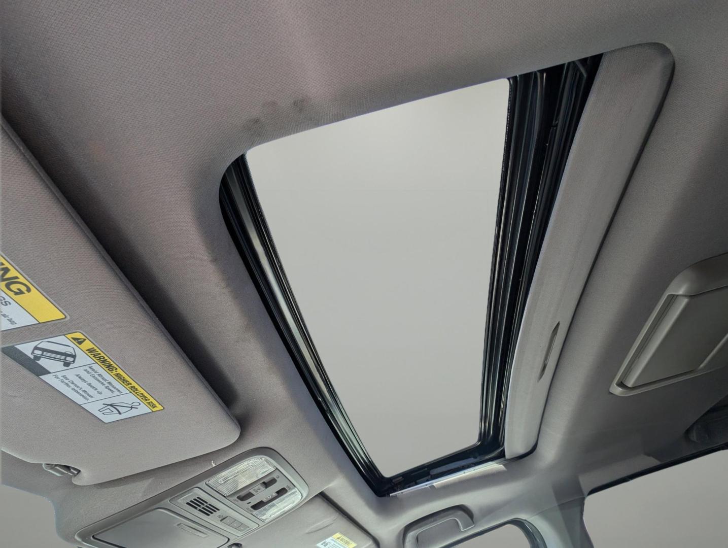 2014 Honda Pilot Touring (5FNYF3H99EB) with an Regular Unleaded V-6 3.5 L/212 engine, 5-Speed Automatic w/OD transmission, located at 7000 Northlake Connector, Columbus, GA, 31904, (706) 987-8085, 32.524975, -84.978134 - 2014 Honda Pilot Touring - Photo#16