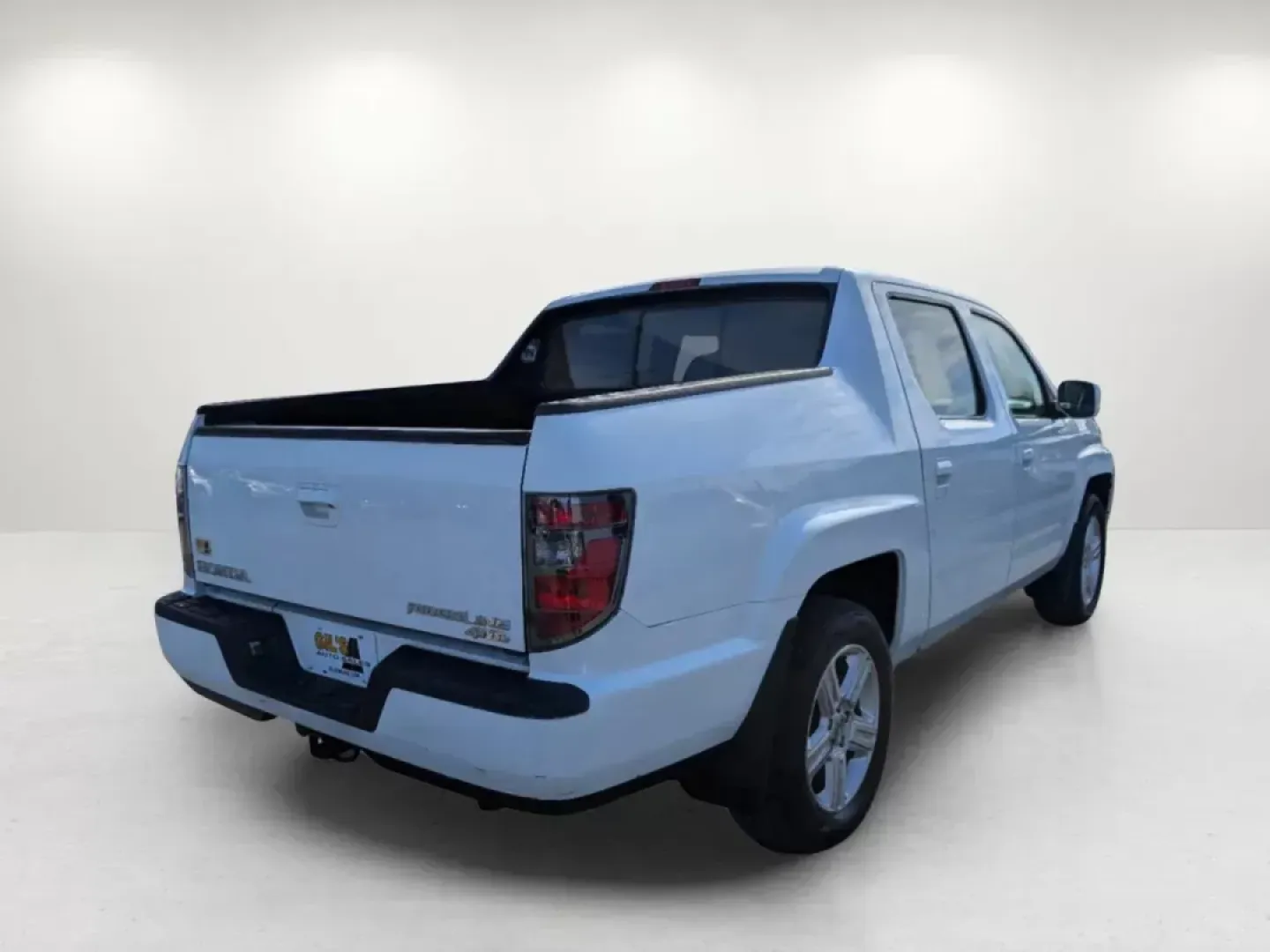2014 Honda Ridgeline RTL (5FPYK1F50EB) with an Regular Unleaded V-6 3.5 L/212 engine, 5-Speed Automatic w/OD transmission, located at 521 Old Farm Lane Rd, Prattville, AL, 36066, (334) 325-1505, 32.482460, -86.416367 - 2014 Honda Ridgeline RTL - Photo#5