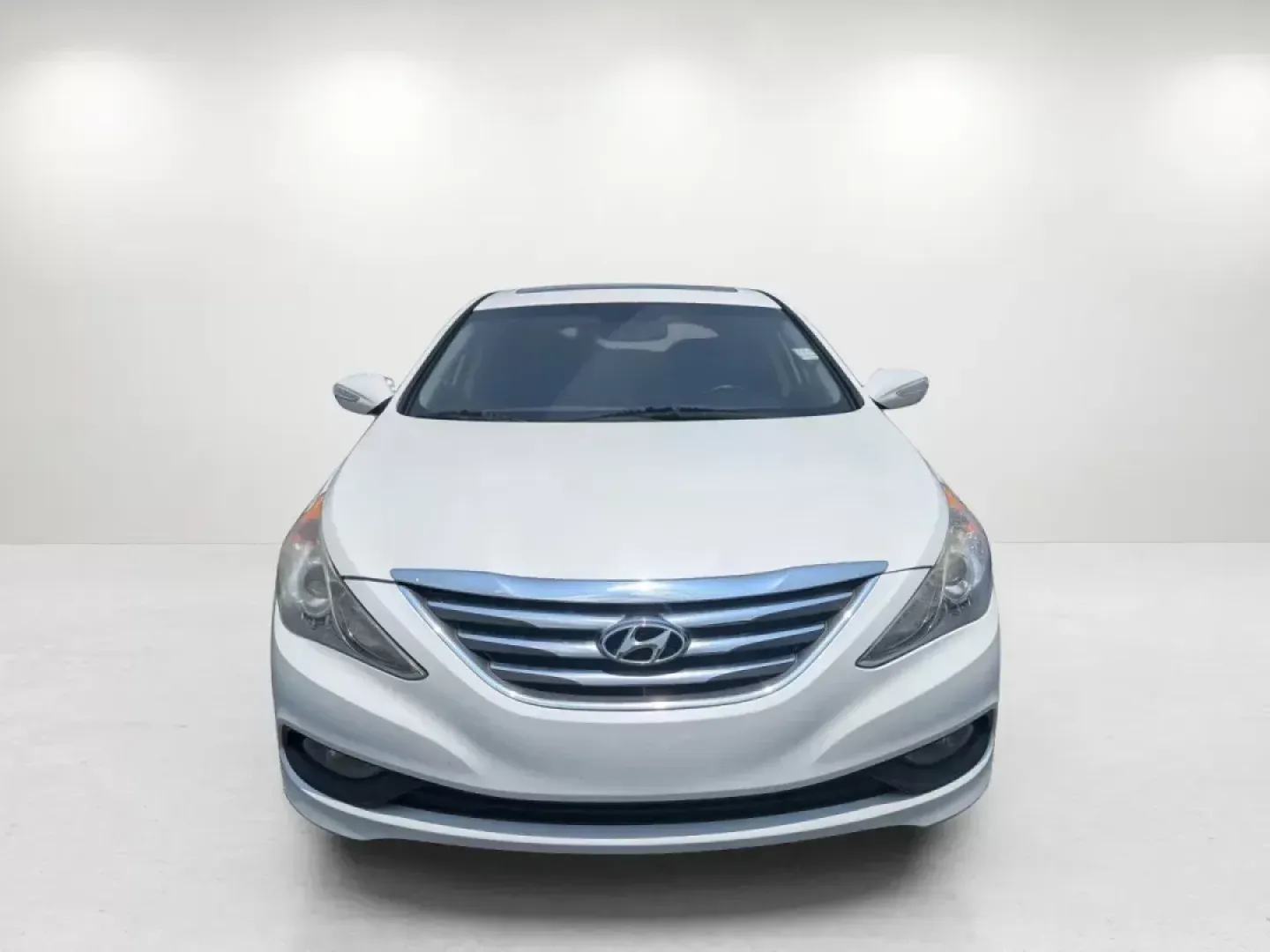 2014 /Black Hyundai Sonata SE (5NPEC4AB4EH) with an Intercooled Turbo Regular Unleaded I-4 2.0 L/122 engine, 6-Speed Automatic w/OD transmission, located at 804 22nd Ave, Phenix City, AL, 36870, (334) 297-1860, 32.484749, -85.024475 - **Experience the Open Road with the 2014 Hyundai Sonata SE Your Perfect Commuter Companion!**<br /> <br /> Are you searching for a reliable and stylish vehicle that seamlessly fits into your busy lifestyle? Look no further than this stunning 2014 Hyundai Sonata SE, now available at Gils Auto - Phen - Photo#1