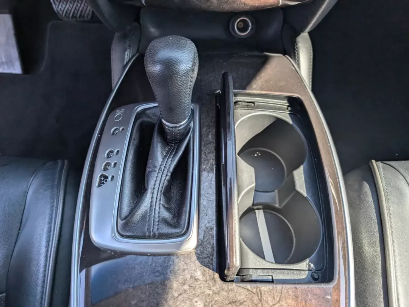 2014 /Graphite Infiniti QX60 (5N1AL0MM9EC) with an Other engine, located at 3959 U.S. 80 W, Phenix City, AL, 36870, (334) 297-4885, 32.469296, -85.135185 - **Discover the Ultimate Family Adventure with the 2014 Infiniti QX60 at Gils Auto!**<br /> <br /> Are you searching for the perfect vehicle to elevate your family's adventures? Look no further than this stunning 2014 Infiniti QX60, expertly designed for both comfort and versatility. Whether you're p - Photo#13