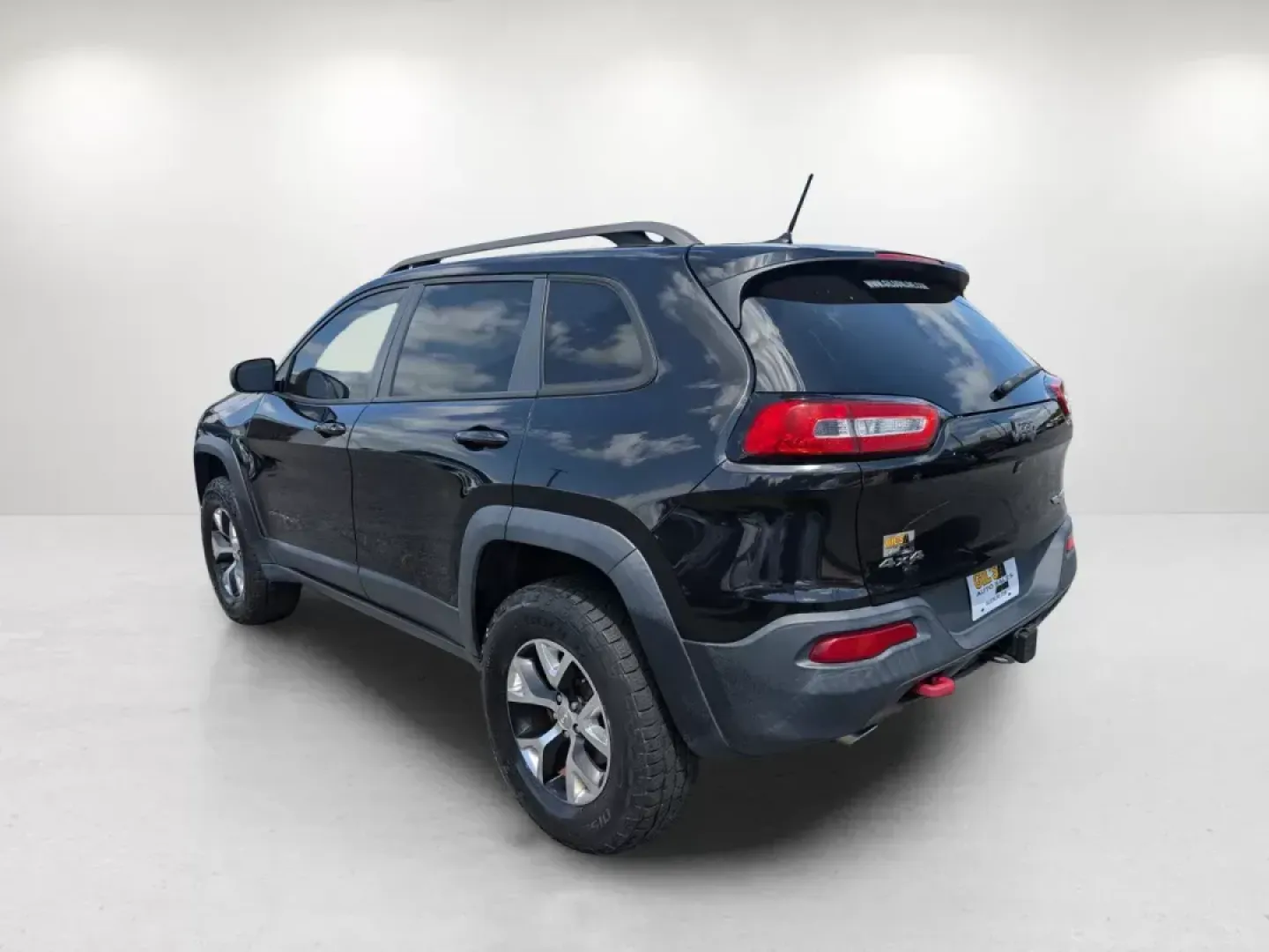 2014 /Black Jeep Cherokee Trailhawk (1C4PJMBS1EW) with an Regular Unleaded V-6 3.2 L/198 engine, 9-Speed Automatic w/OD transmission, located at 3959 U.S. 80 W, Phenix City, AL, 36870, (334) 297-4885, 32.469296, -85.135185 - 2014 Jeep Cherokee Trailhawk - Photo#7