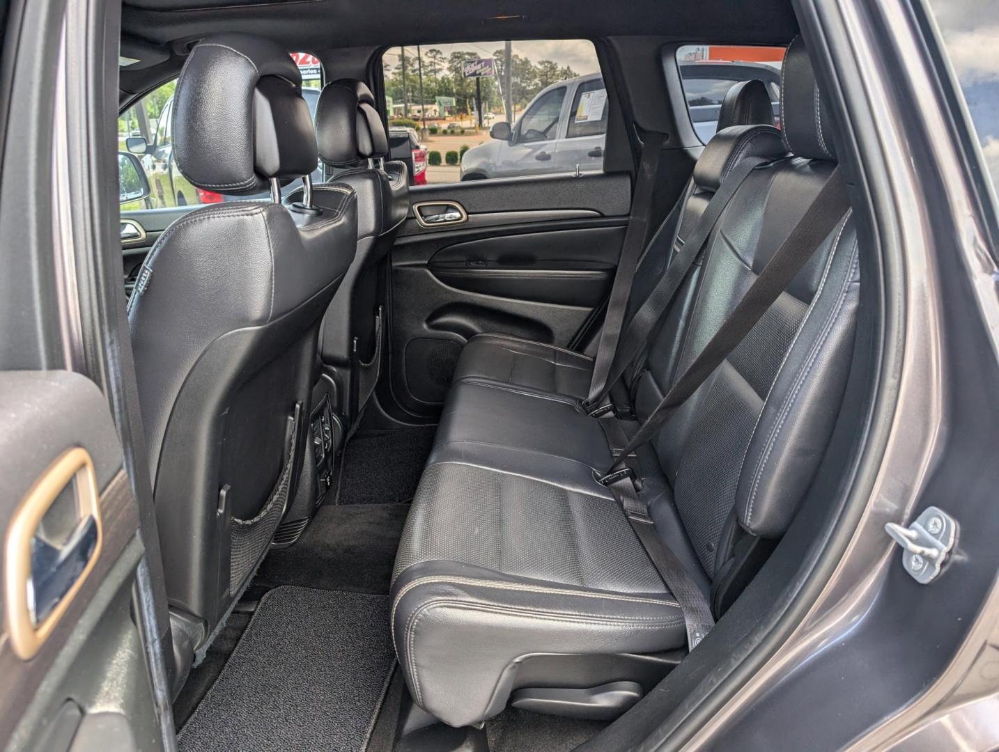 2014 /Black Jeep Grand Cherokee Laredo (1C4RJEAG1EC) with an Regular Unleaded V-6 3.6 L/220 engine, 8-Speed Automatic w/OD transmission, located at 3959 U.S. 80 W, Phenix City, AL, 36870, (334) 297-4885, 32.469296, -85.135185 - 2014 Jeep Grand Cherokee Laredo - Photo#10