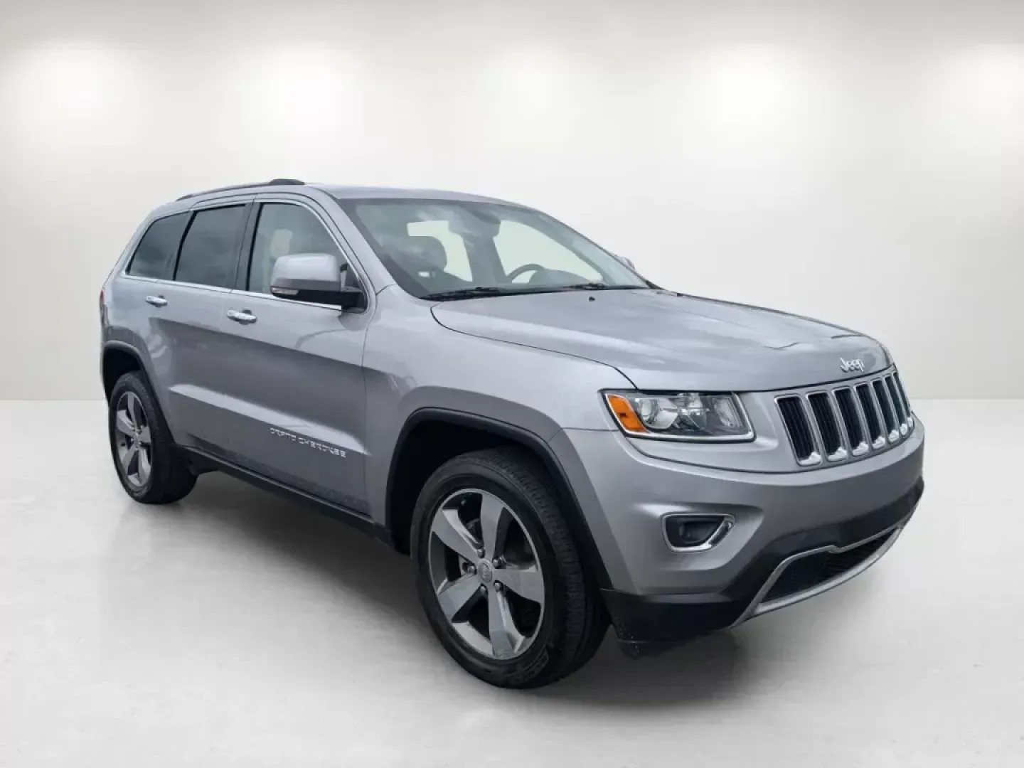 2014 /Black/Lt Frost Beige Jeep Grand Cherokee Limited (1C4RJEBG4EC) with an Regular Unleaded V-6 3.6 L/220 engine, 8-Speed Automatic w/OD transmission, located at 804 22nd Ave, Phenix City, AL, 36870, (334) 297-1860, 32.484749, -85.024475 - **Elevate Your Adventures with the 2014 Jeep Grand Cherokee Limited!** <br /> <br /> Are you ready to take your road trips and weekend adventures to the next level? The 2014 Jeep Grand Cherokee Limited is the perfect companion for those who seek both luxury and capability. Whether you're navigating - Photo#2