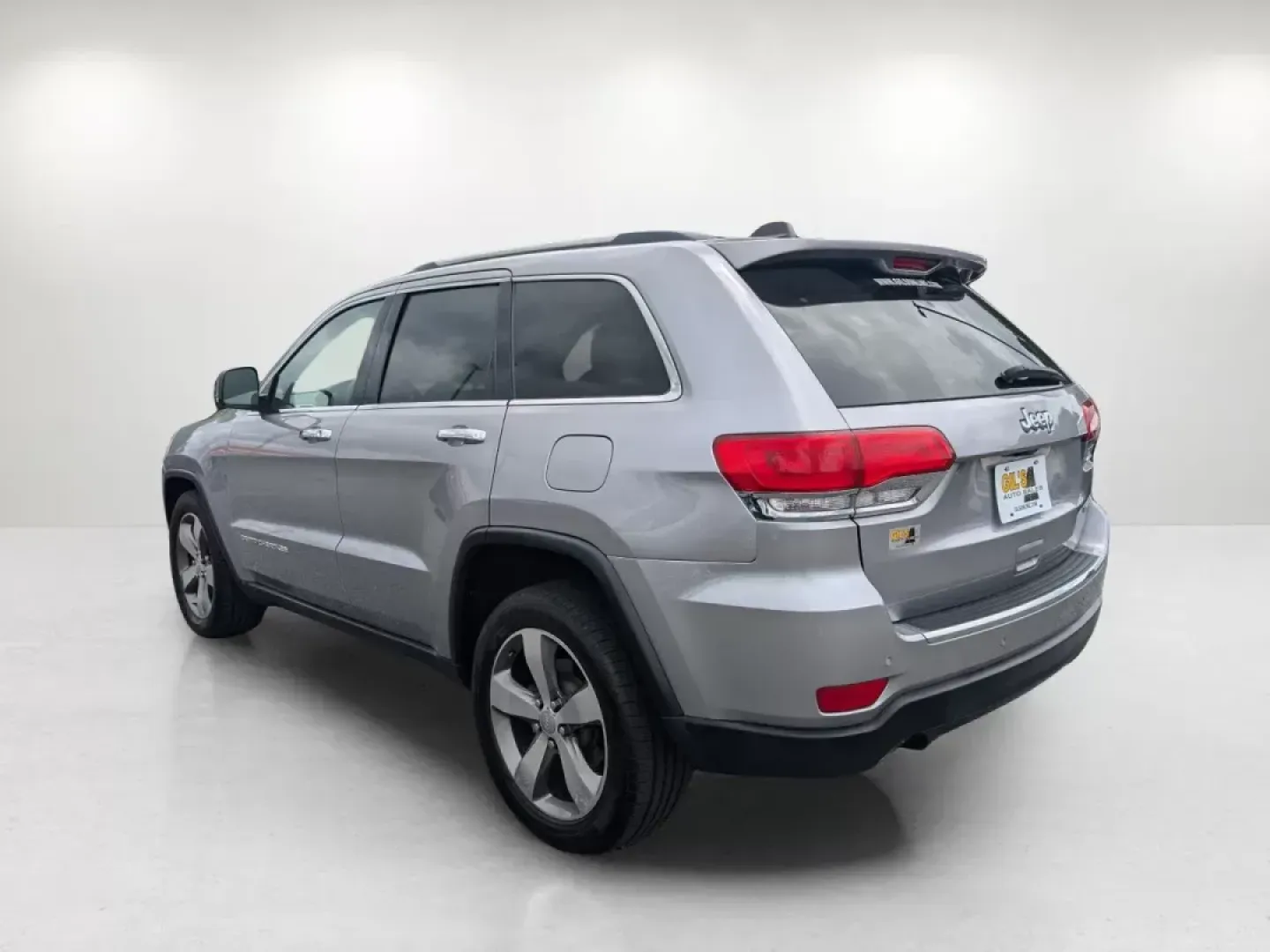 2014 /Black/Lt Frost Beige Jeep Grand Cherokee Limited (1C4RJEBG4EC) with an Regular Unleaded V-6 3.6 L/220 engine, 8-Speed Automatic w/OD transmission, located at 804 22nd Ave, Phenix City, AL, 36870, (334) 297-1860, 32.484749, -85.024475 - **Elevate Your Adventures with the 2014 Jeep Grand Cherokee Limited!** <br /> <br /> Are you ready to take your road trips and weekend adventures to the next level? The 2014 Jeep Grand Cherokee Limited is the perfect companion for those who seek both luxury and capability. Whether you're navigating - Photo#6