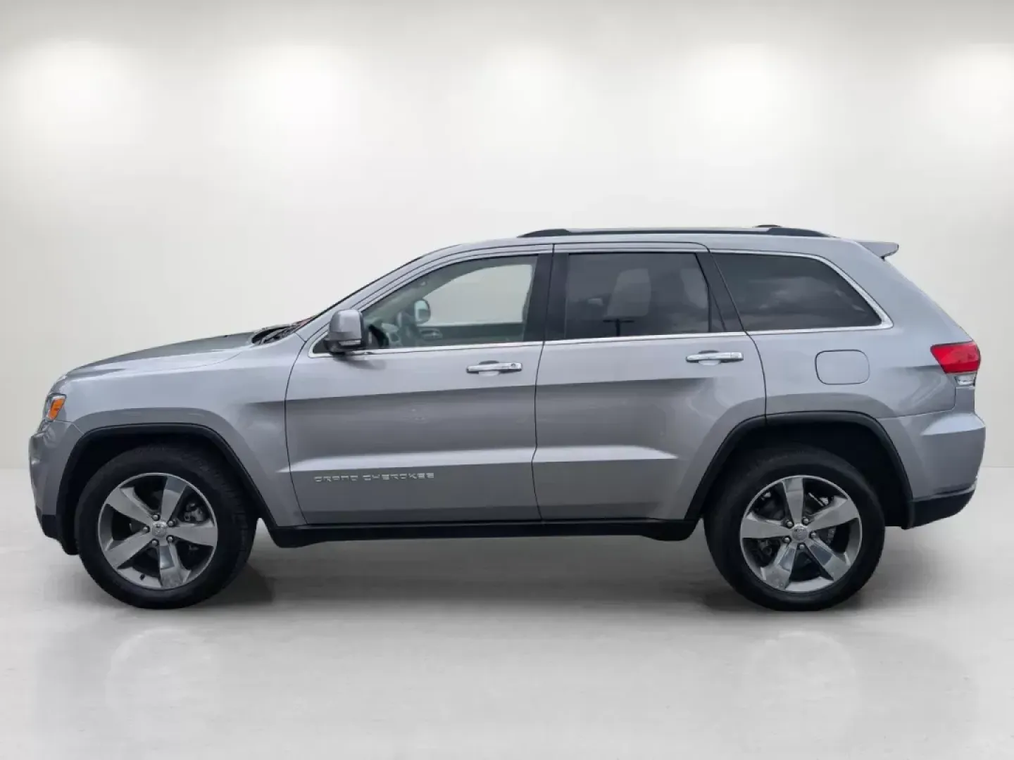 2014 /Black/Lt Frost Beige Jeep Grand Cherokee Limited (1C4RJEBG4EC) with an Regular Unleaded V-6 3.6 L/220 engine, 8-Speed Automatic w/OD transmission, located at 804 22nd Ave, Phenix City, AL, 36870, (334) 297-1860, 32.484749, -85.024475 - **Elevate Your Adventures with the 2014 Jeep Grand Cherokee Limited!** <br /> <br /> Are you ready to take your road trips and weekend adventures to the next level? The 2014 Jeep Grand Cherokee Limited is the perfect companion for those who seek both luxury and capability. Whether you're navigating - Photo#7
