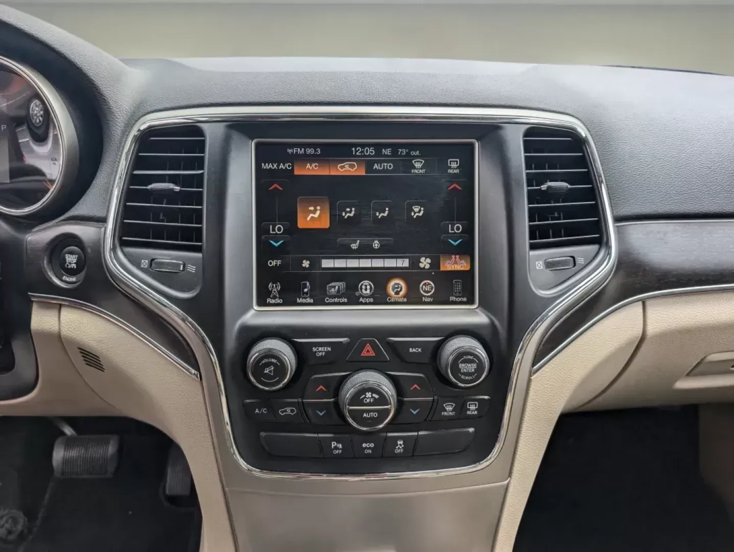 2014 /Black/Lt Frost Beige Jeep Grand Cherokee Limited (1C4RJEBG4EC) with an Regular Unleaded V-6 3.6 L/220 engine, 8-Speed Automatic w/OD transmission, located at 804 22nd Ave, Phenix City, AL, 36870, (334) 297-1860, 32.484749, -85.024475 - **Elevate Your Adventures with the 2014 Jeep Grand Cherokee Limited!** <br /> <br /> Are you ready to take your road trips and weekend adventures to the next level? The 2014 Jeep Grand Cherokee Limited is the perfect companion for those who seek both luxury and capability. Whether you're navigating - Photo#14