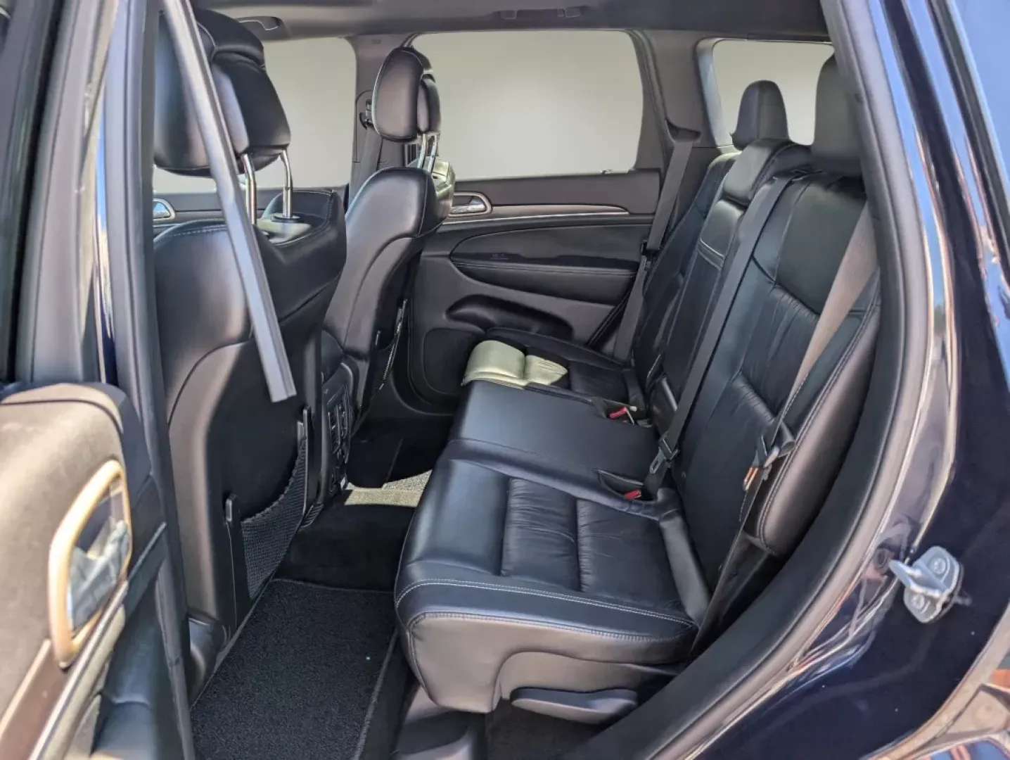 2014 /Black Jeep Grand Cherokee Limited (1C4RJFBG7EC) with an Other engine, located at 804 22nd Ave, Phenix City, AL, 36870, (334) 297-1860, 32.484749, -85.024475 - **Adventure Awaits: 2014 Jeep Grand Cherokee Limited at Gils Auto - Phenix City #2**<br /> <br /> Are you ready to elevate your driving experience? Picture yourself navigating the stunning landscapes of Phenix City, AL, in a vehicle that combines luxury, capability, and comfort. The 2014 Jeep Grand - Photo#10