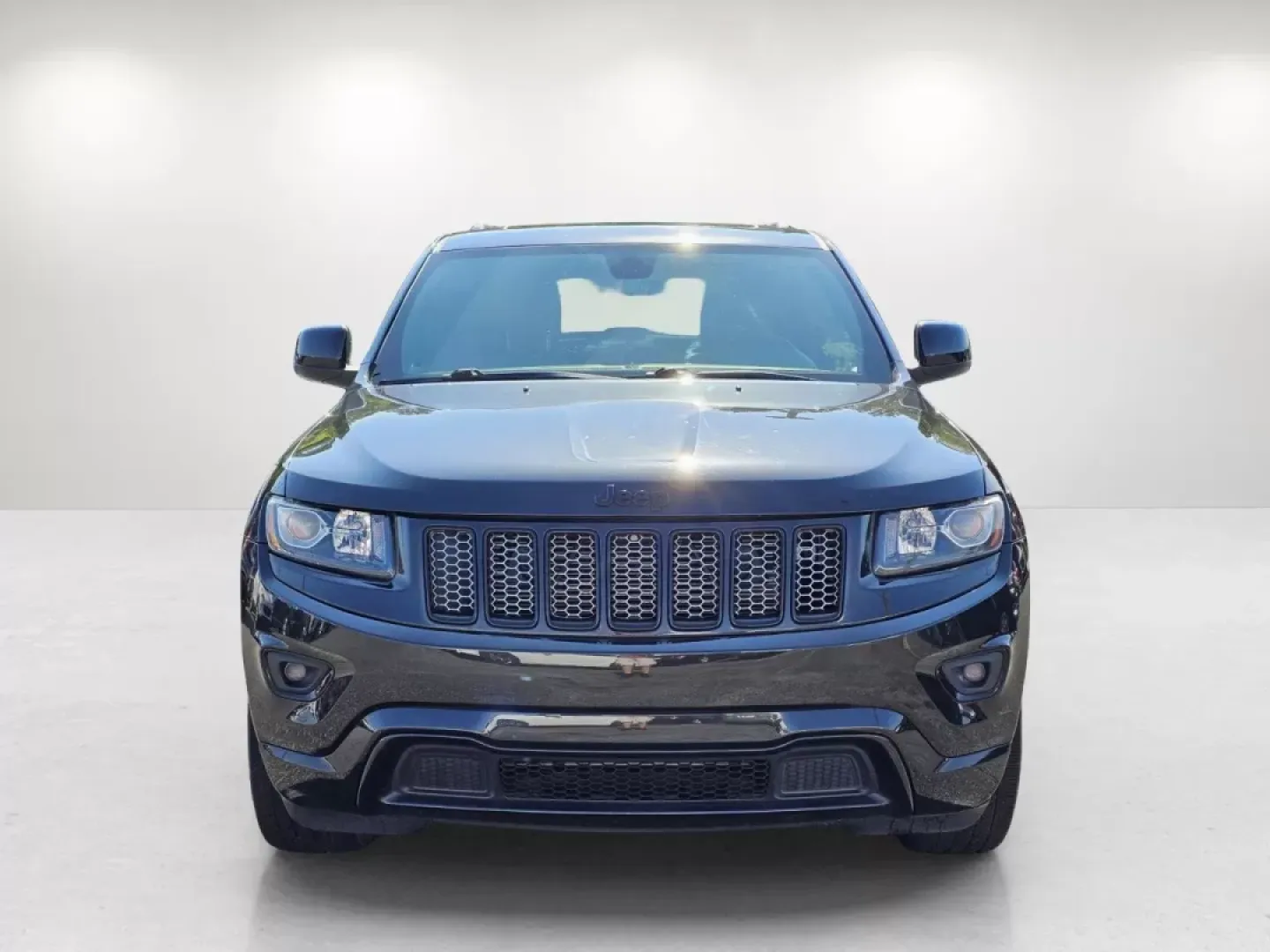 2014 /Black Jeep Grand Cherokee Altitude (1C4RJFAG4EC) with an Other engine, located at 3959 U.S. 80 W, Phenix City, AL, 36870, (334) 297-4885, 32.469296, -85.135185 - Looking for a reliable SUV to elevate your family adventures or daily commutes? Look no further! At Gils Auto in Phenix City, AL, we proudly present this stunning 2014 Jeep Grand Cherokee Altitude, perfect for those who seek a blend of performance and comfort. Whether you're navigating through city - Photo#2