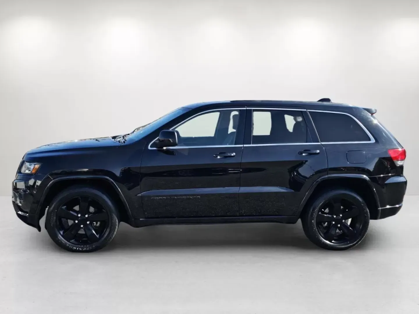 2014 /Black Jeep Grand Cherokee Altitude (1C4RJFAG4EC) with an Other engine, located at 3959 U.S. 80 W, Phenix City, AL, 36870, (334) 297-4885, 32.469296, -85.135185 - Looking for a reliable SUV to elevate your family adventures or daily commutes? Look no further! At Gils Auto in Phenix City, AL, we proudly present this stunning 2014 Jeep Grand Cherokee Altitude, perfect for those who seek a blend of performance and comfort. Whether you're navigating through city - Photo#8