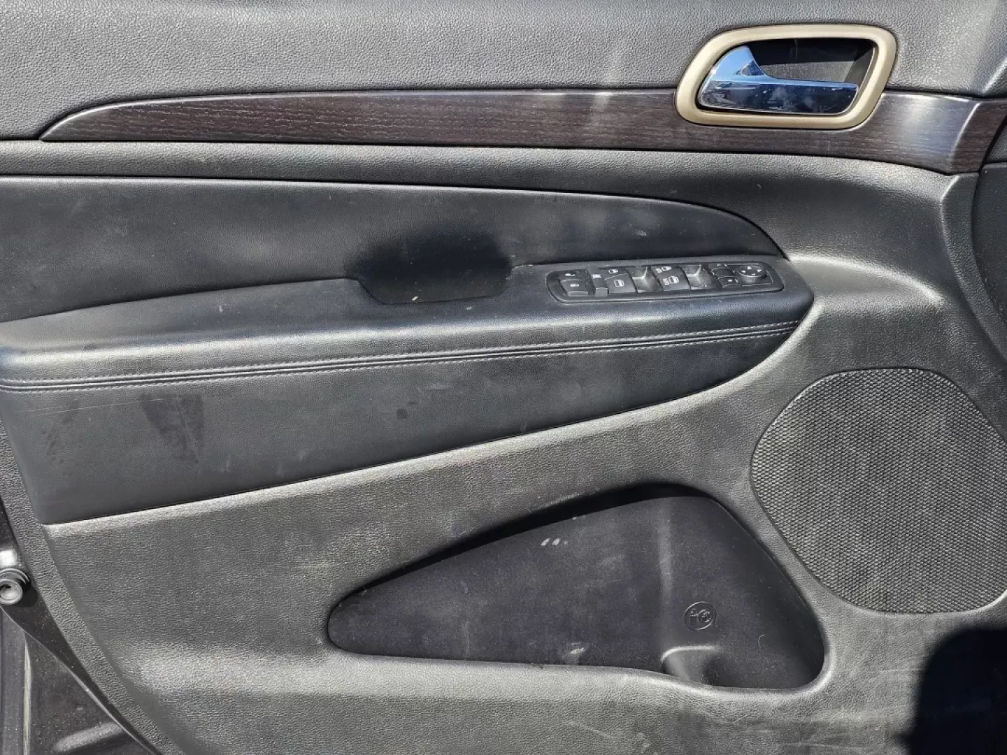 2014 /Black Jeep Grand Cherokee Altitude (1C4RJFAG4EC) with an Other engine, located at 3959 U.S. 80 W, Phenix City, AL, 36870, (334) 297-4885, 32.469296, -85.135185 - Looking for a reliable SUV to elevate your family adventures or daily commutes? Look no further! At Gils Auto in Phenix City, AL, we proudly present this stunning 2014 Jeep Grand Cherokee Altitude, perfect for those who seek a blend of performance and comfort. Whether you're navigating through city - Photo#9