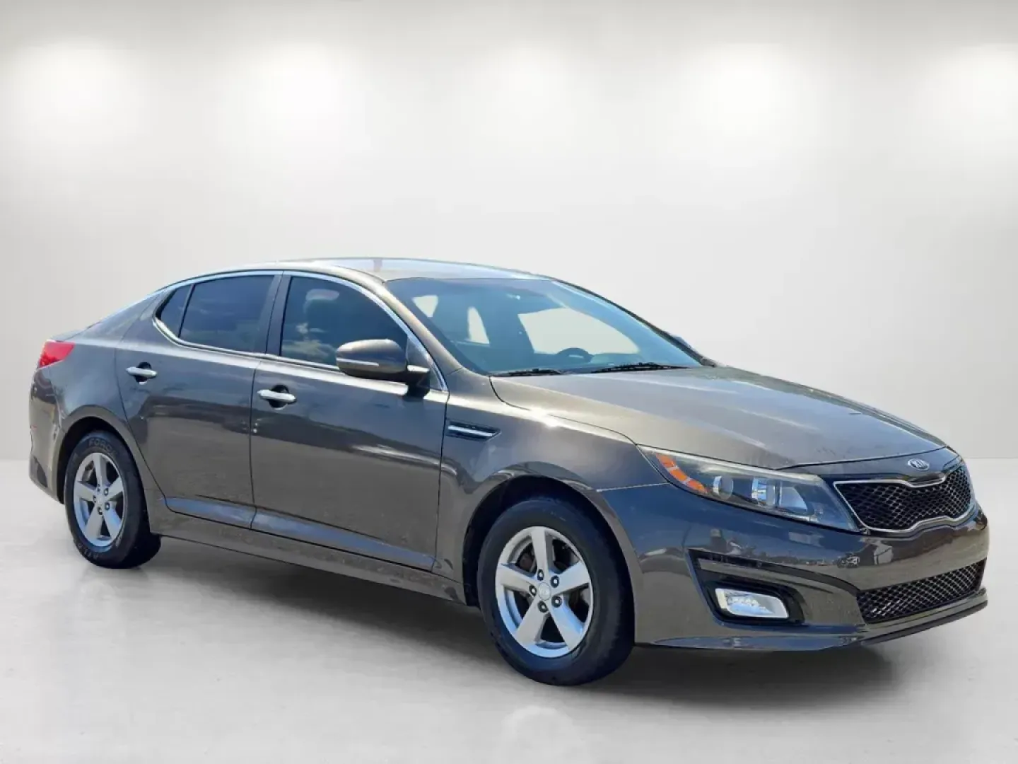 2014 /Beige Kia Optima LX (5XXGM4A74EG) with an Other engine, located at 804 22nd Ave, Phenix City, AL, 36870, (334) 297-1860, 32.484749, -85.024475 - **Experience Unmatched Comfort and Style with This 2014 Kia Optima LX Perfect for Your Daily Commutes!**<br /> <br /> If you're searching for a dependable sedan that perfectly blends style, comfort, and technology, your quest ends here! The 2014 Kia Optima LX is not just a car; it's a lifestyle upg - Photo#2