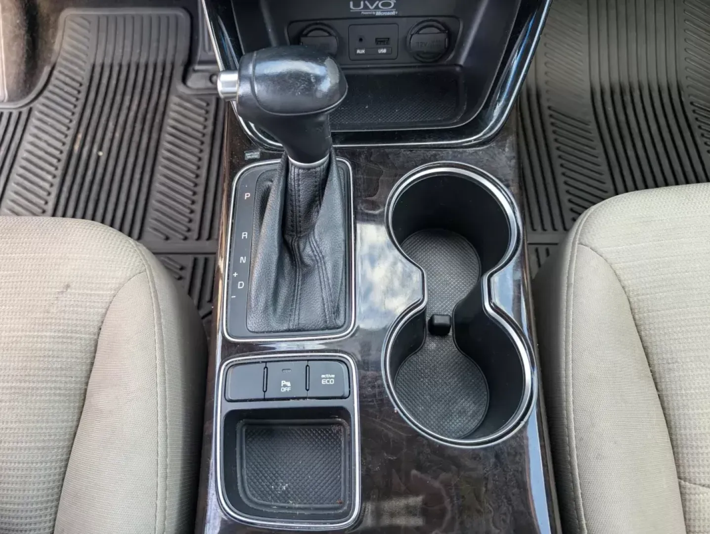 2014 /Beige Kia Sorento LX (5XYKT4A69EG) with an Other engine, located at 804 22nd Ave, Phenix City, AL, 36870, (334) 297-1860, 32.484749, -85.024475 - 2014 Kia Sorento LX - Photo#11
