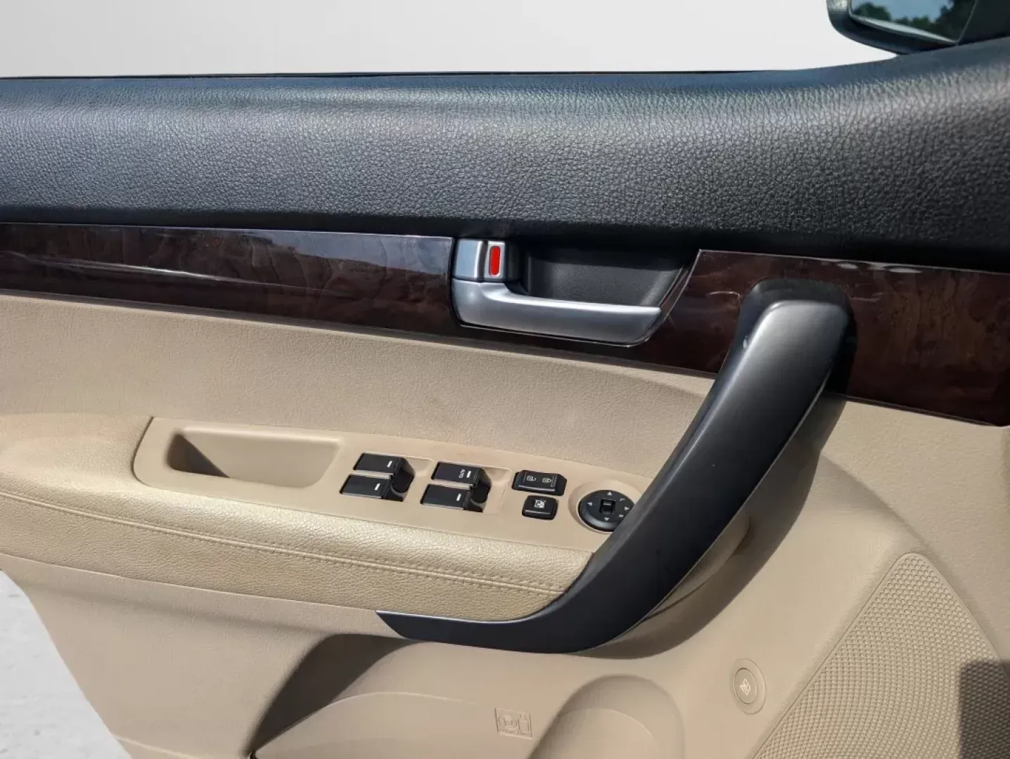 2014 /Beige Kia Sorento LX (5XYKT4A69EG) with an Other engine, located at 804 22nd Ave, Phenix City, AL, 36870, (334) 297-1860, 32.484749, -85.024475 - 2014 Kia Sorento LX - Photo#15