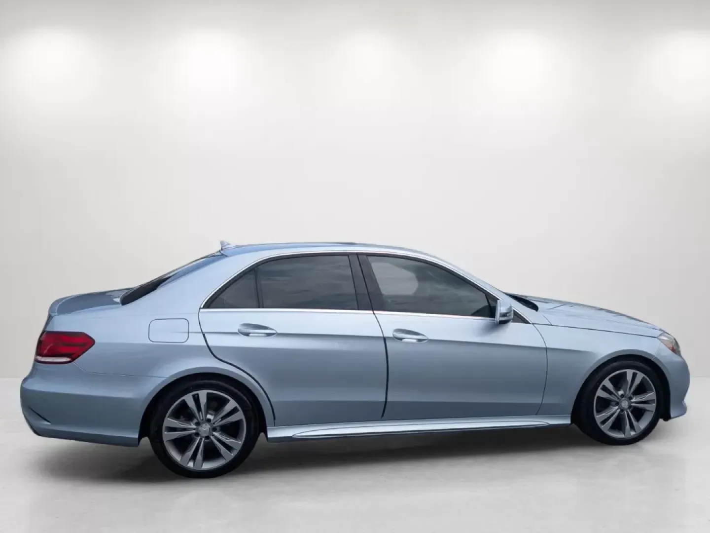 2014 Mercedes-Benz E-Class E 350 Sport (WDDHF5KB1EA) with an Other engine, located at 3959 U.S. 80 W, Phenix City, AL, 36870, (334) 297-4885, 32.469296, -85.135185 - **Elevate Your Driving Experience with the 2014 Mercedes-Benz E-Class E 350 Sport at Gils Auto!**<br /> <br /> Are you in search of a vehicle that aligns with your dynamic lifestyle in Phenix City, AL? Whether you're commuting to work, running errands, or embarking on weekend adventures, the 2014 Me - Photo#3