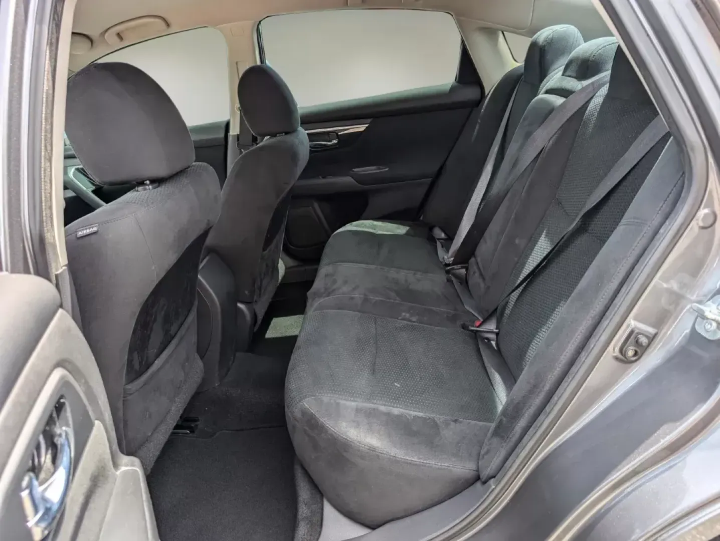 2014 /Charcoal Nissan Altima 2.5 S (1N4AL3AP8EC) with an Regular Unleaded I-4 2.5 L/152 engine, 1-Speed CVT w/OD transmission, located at 1430 Gateway Drive, Opelika, AL, 36801, (334) 239-0944, 32.637871, -85.409790 - 2014 Nissan Altima 2.5 S - Photo#9