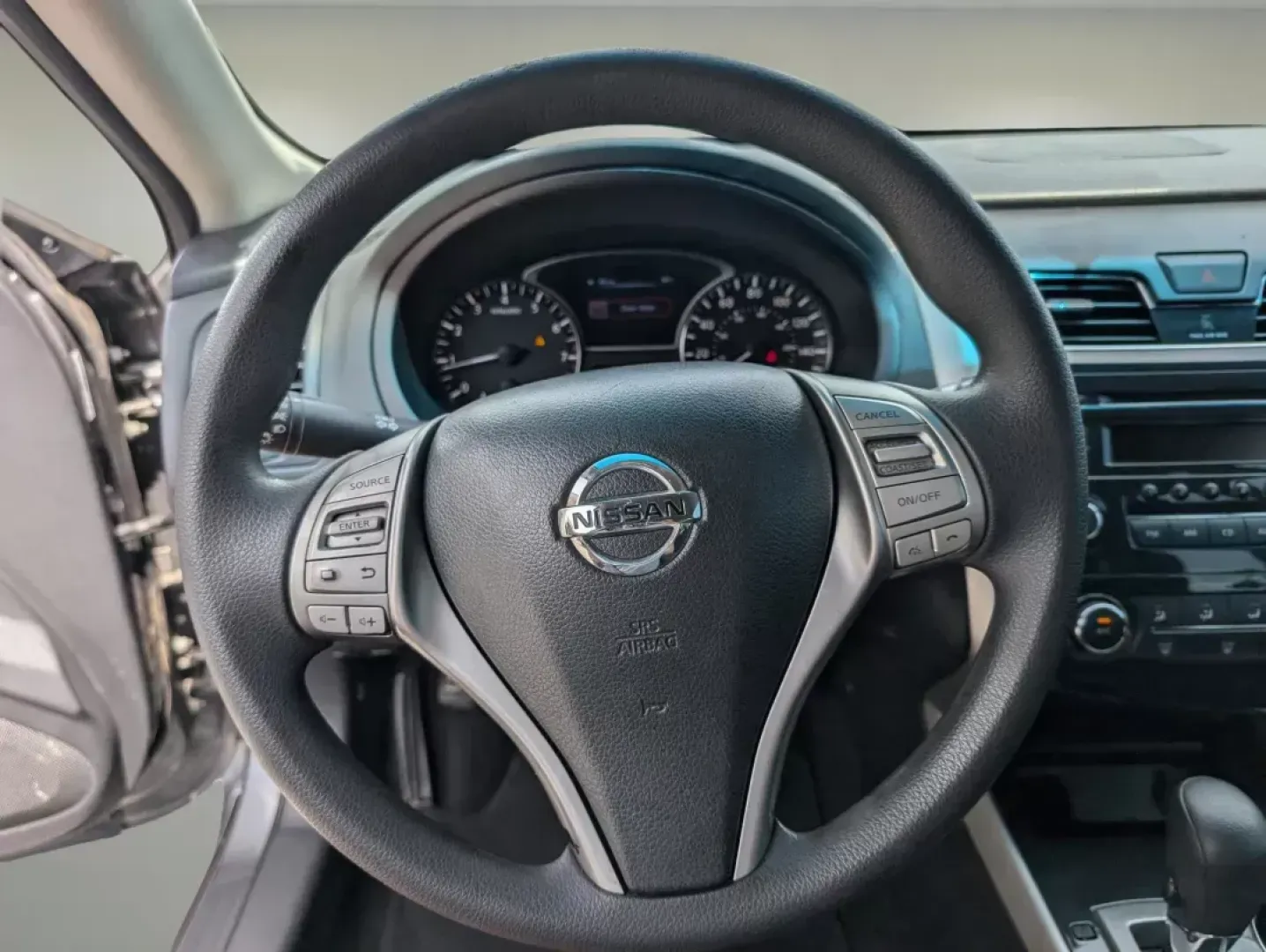 2014 /Charcoal Nissan Altima 2.5 S (1N4AL3AP8EC) with an Regular Unleaded I-4 2.5 L/152 engine, 1-Speed CVT w/OD transmission, located at 1430 Gateway Drive, Opelika, AL, 36801, (334) 239-0944, 32.637871, -85.409790 - 2014 Nissan Altima 2.5 S - Photo#14