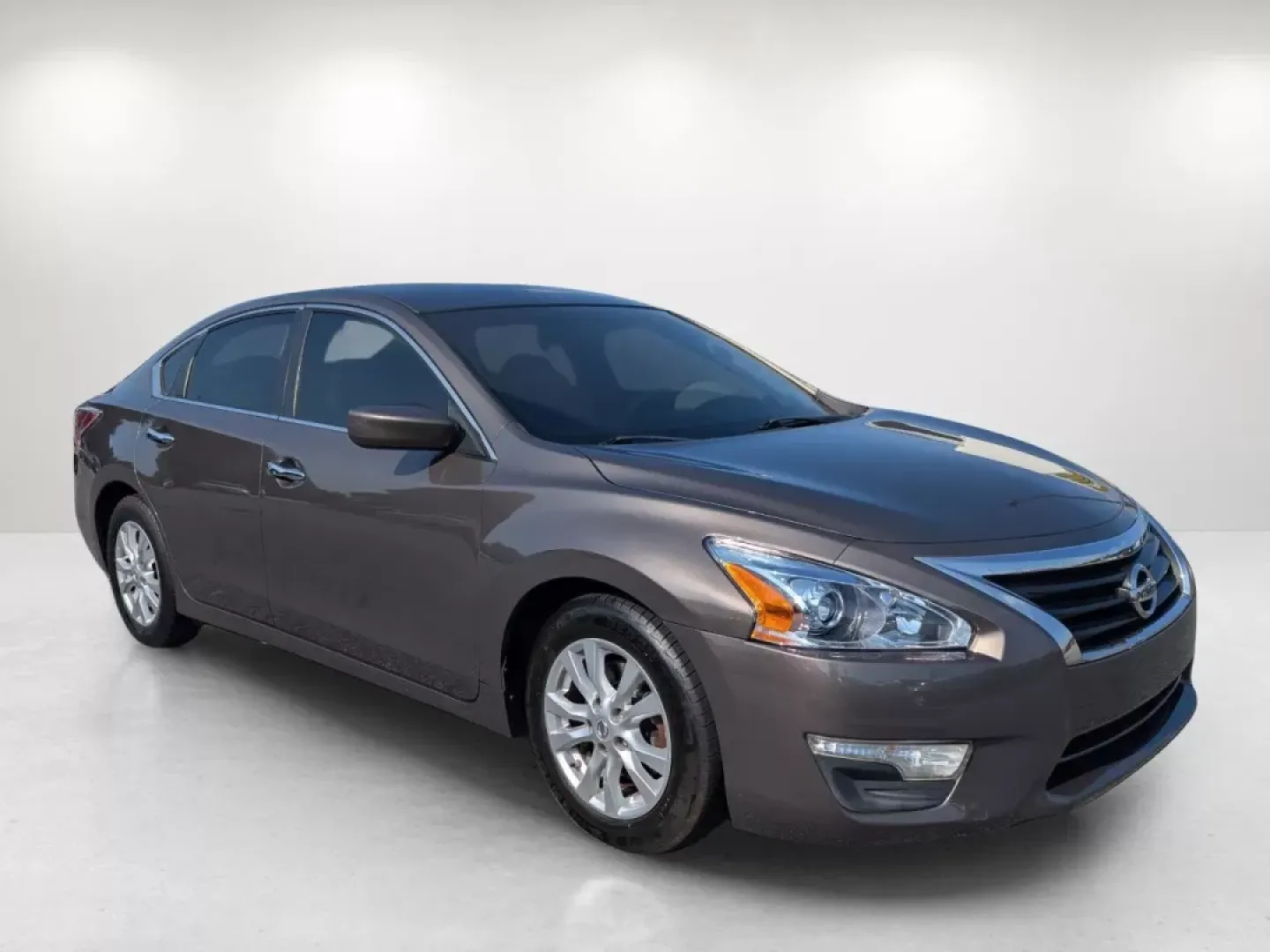 2014 /Beige Nissan Altima 2.5 S (1N4AL3AP0EC) with an Other engine, located at 521 Old Farm Lane Rd, Prattville, AL, 36066, (334) 325-1505, 32.482460, -86.416367 - Are you looking for a reliable sedan that seamlessly fits into your busy lifestyle? Look no further than this 2014 Nissan Altima 2.5 S, perfectly suited for daily commutes, family outings, or weekend adventures around Phenix City. Whether you're navigating busy streets or embarking on long drives, t - Photo#2