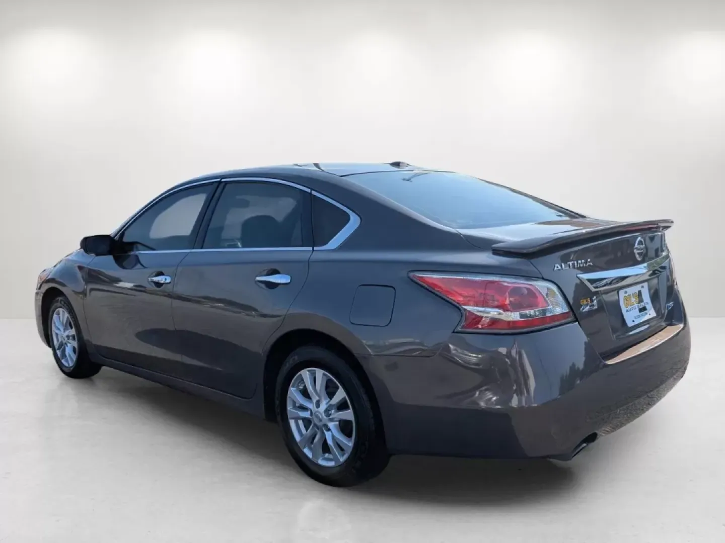 2014 /Beige Nissan Altima 2.5 S (1N4AL3AP0EC) with an Other engine, located at 521 Old Farm Lane Rd, Prattville, AL, 36066, (334) 325-1505, 32.482460, -86.416367 - Are you looking for a reliable sedan that seamlessly fits into your busy lifestyle? Look no further than this 2014 Nissan Altima 2.5 S, perfectly suited for daily commutes, family outings, or weekend adventures around Phenix City. Whether you're navigating busy streets or embarking on long drives, t - Photo#6