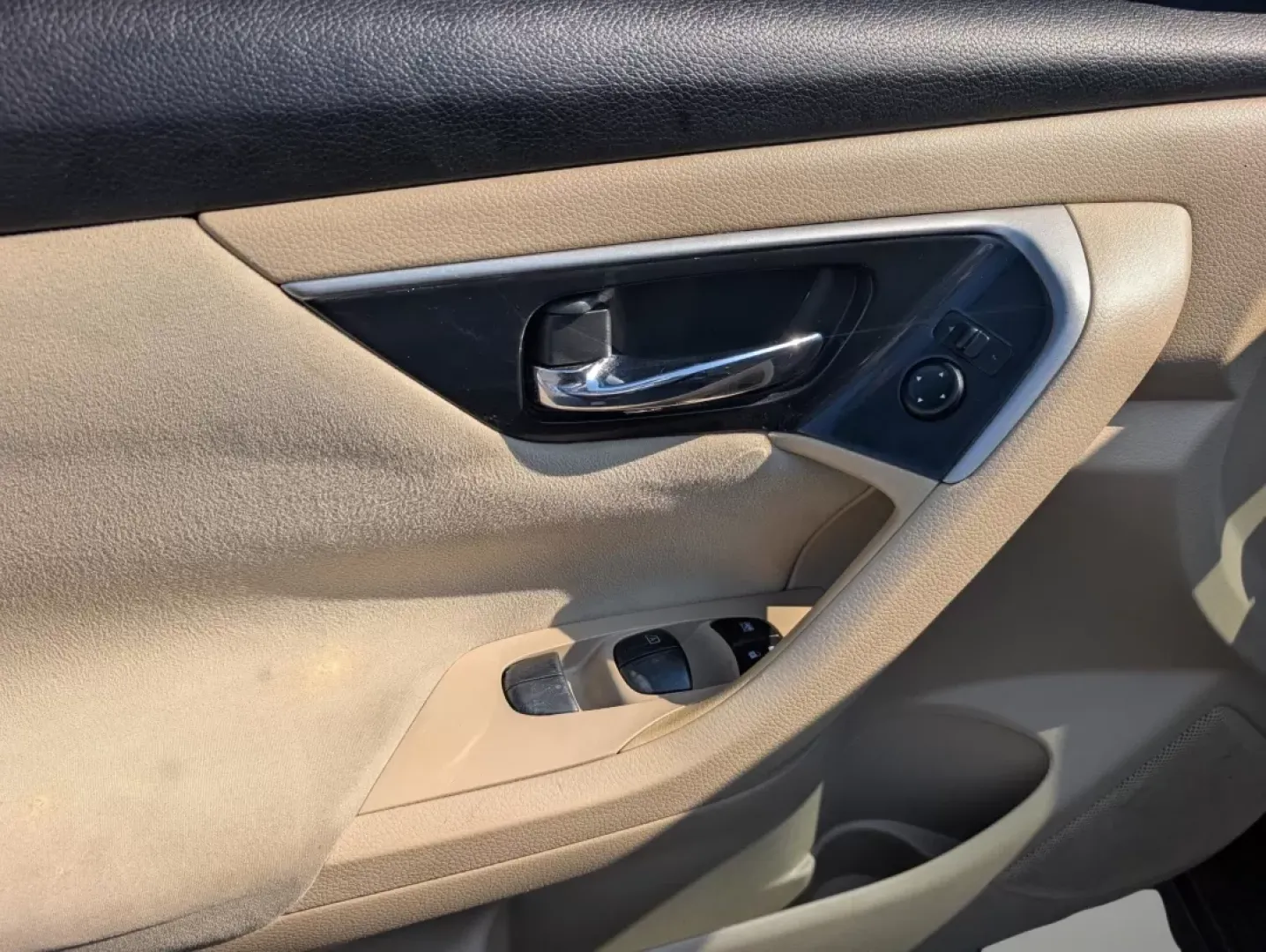 2014 /Beige Nissan Altima 2.5 S (1N4AL3AP0EC) with an Other engine, located at 521 Old Farm Lane Rd, Prattville, AL, 36066, (334) 325-1505, 32.482460, -86.416367 - Are you looking for a reliable sedan that seamlessly fits into your busy lifestyle? Look no further than this 2014 Nissan Altima 2.5 S, perfectly suited for daily commutes, family outings, or weekend adventures around Phenix City. Whether you're navigating busy streets or embarking on long drives, t - Photo#7