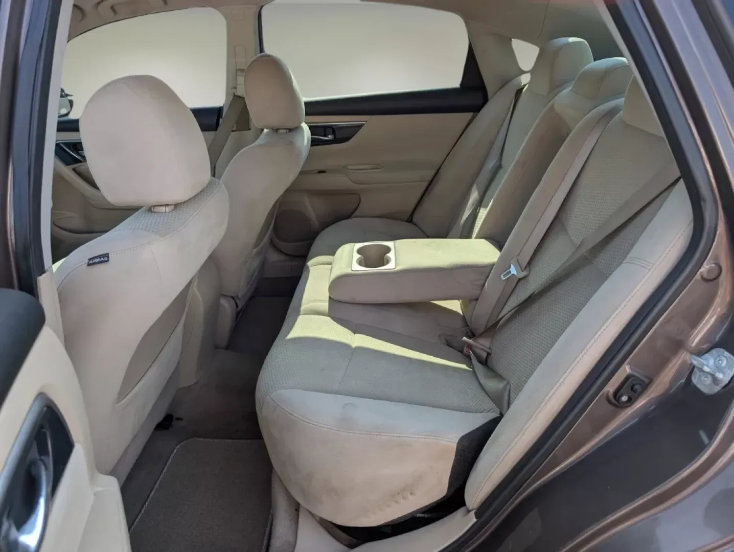 2014 /Beige Nissan Altima 2.5 S (1N4AL3AP0EC) with an Other engine, located at 521 Old Farm Lane Rd, Prattville, AL, 36066, (334) 325-1505, 32.482460, -86.416367 - Are you looking for a reliable sedan that seamlessly fits into your busy lifestyle? Look no further than this 2014 Nissan Altima 2.5 S, perfectly suited for daily commutes, family outings, or weekend adventures around Phenix City. Whether you're navigating busy streets or embarking on long drives, t - Photo#9