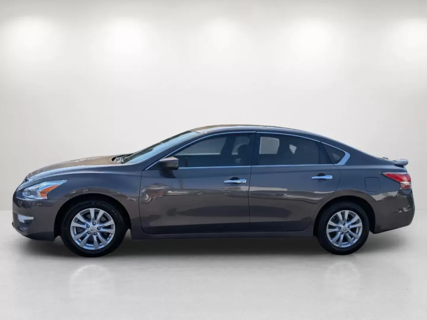 2014 /Beige Nissan Altima 2.5 S (1N4AL3AP0EC) with an Other engine, located at 521 Old Farm Lane Rd, Prattville, AL, 36066, (334) 325-1505, 32.482460, -86.416367 - Are you looking for a reliable sedan that seamlessly fits into your busy lifestyle? Look no further than this 2014 Nissan Altima 2.5 S, perfectly suited for daily commutes, family outings, or weekend adventures around Phenix City. Whether you're navigating busy streets or embarking on long drives, t - Photo#15