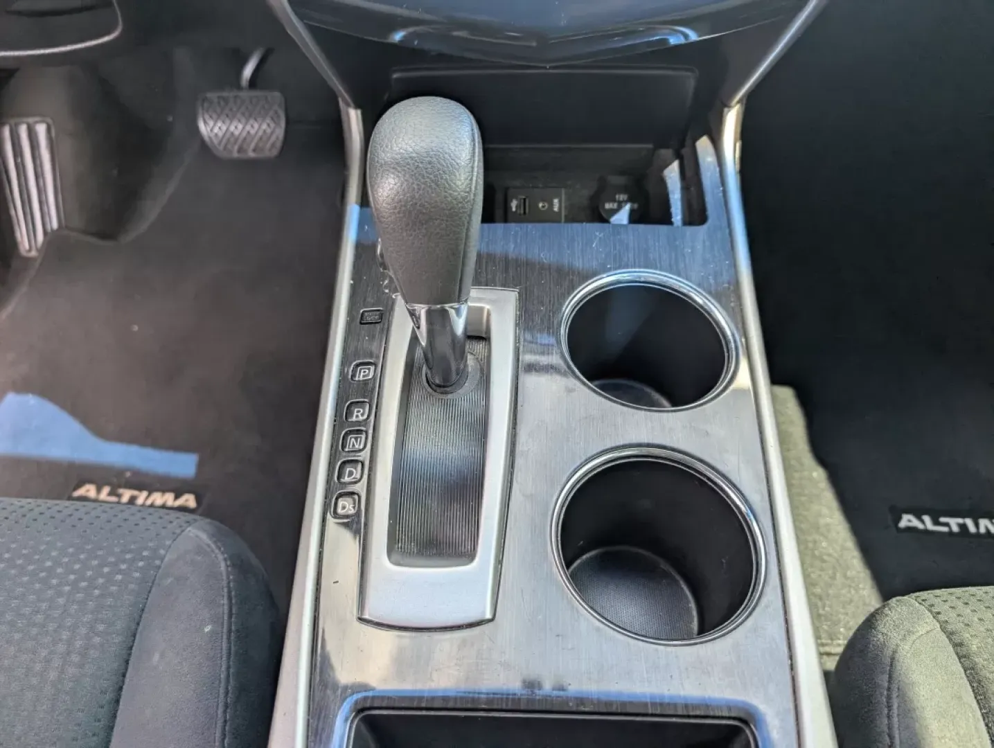 2014 /Charcoal Nissan Altima 2.5 S (1N4AL3AP4EC) with an Other engine, located at 3959 U.S. 80 W, Phenix City, AL, 36870, (334) 297-4885, 32.469296, -85.135185 - **Elevate Your Daily Drive with the 2014 Nissan Altima! Perfect for Commuters and Families Alike!**<br /> <br /> Are you searching for a reliable, stylish vehicle that can seamlessly fit into your busy lifestyle? Look no further than this stunning 2014 Nissan Altima from Gils Auto, located in the he - Photo#14