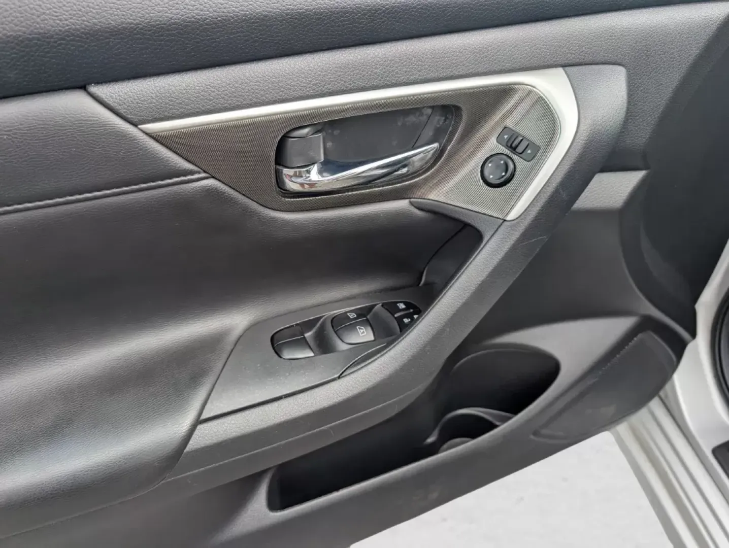 2014 /Charcoal Nissan Altima 2.5 SL (1N4AL3AP7EC) with an Other engine, located at 1430 Gateway Drive, Opelika, AL, 36801, (334) 239-0944, 32.637871, -85.409790 - ### Discover Your Next Adventure: 2014 Nissan Altima 2.5 SL at Gils Auto in Opelika, AL!<br /> <br /> Are you in search of a reliable sedan that caters to both your daily commuting and weekend escapades? Look no further! The 2014 Nissan Altima 2.5 SL at Gils Auto is the perfect blend of comfort, sty - Photo#8