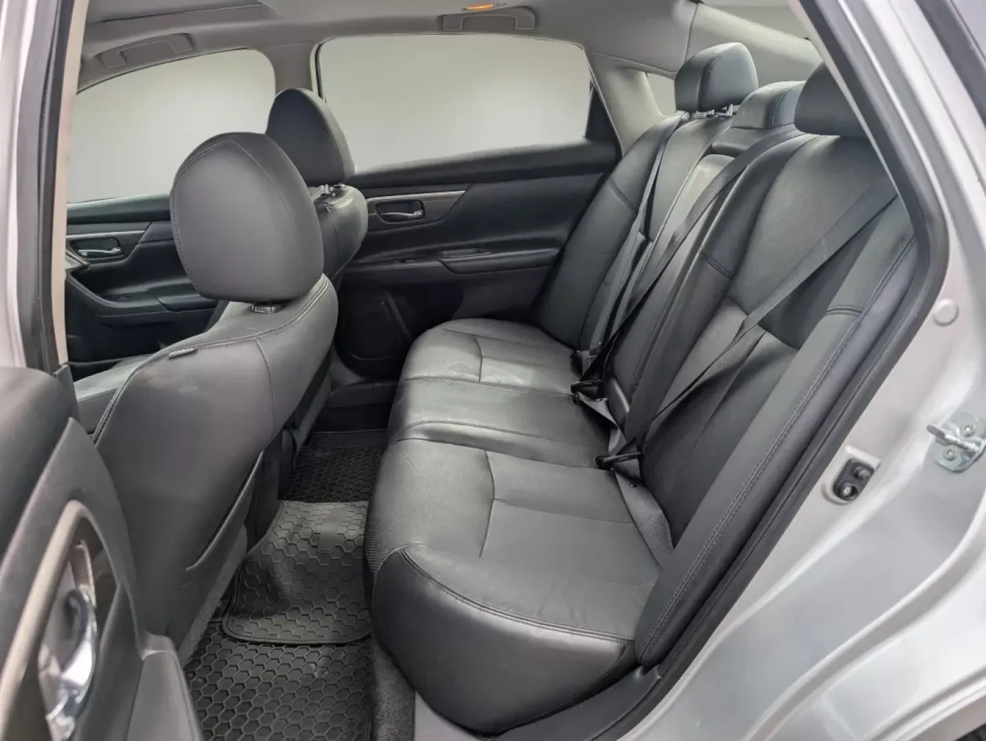 2014 /Charcoal Nissan Altima 2.5 SL (1N4AL3AP7EC) with an Other engine, located at 1430 Gateway Drive, Opelika, AL, 36801, (334) 239-0944, 32.637871, -85.409790 - ### Discover Your Next Adventure: 2014 Nissan Altima 2.5 SL at Gils Auto in Opelika, AL!<br /> <br /> Are you in search of a reliable sedan that caters to both your daily commuting and weekend escapades? Look no further! The 2014 Nissan Altima 2.5 SL at Gils Auto is the perfect blend of comfort, sty - Photo#10