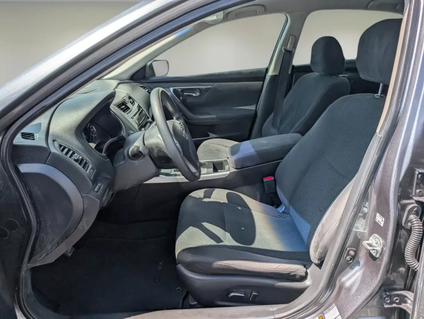 2014 /Charcoal Nissan Altima 2.5 S (1N4AL3AP9EN) with an Other engine, located at 804 22nd Ave, Phenix City, AL, 36870, (334) 297-1860, 32.484749, -85.024475 - **Embrace the Journey with the 2014 Nissan Altima 2.5 S Perfect for Everyday Adventures!**<br /> <br /> Looking for a reliable vehicle that fits seamlessly into your busy lifestyle? The 2014 Nissan Altima 2.5 S is your ideal companion for daily commutes, weekend road trips, and everything in betwee - Photo#9