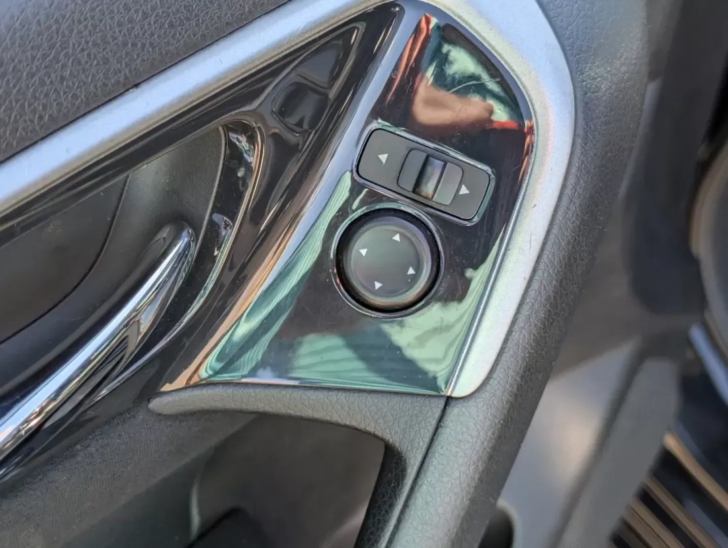 2014 /Black Nissan Altima 2.5 SV (1N4AL3AP8EC) with an Other engine, located at 1430 Gateway Drive, Opelika, AL, 36801, (334) 239-0944, 32.637871, -85.409790 - Discover the perfect blend of comfort, efficiency, and style with this 2014 Nissan Altima 2.5 SV, exclusively available at Gils Auto in Opelika, AL. If you are searching for a reliable sedan that excels in everyday commuting while also offering the versatility for weekend adventures, this Altima is - Photo#19