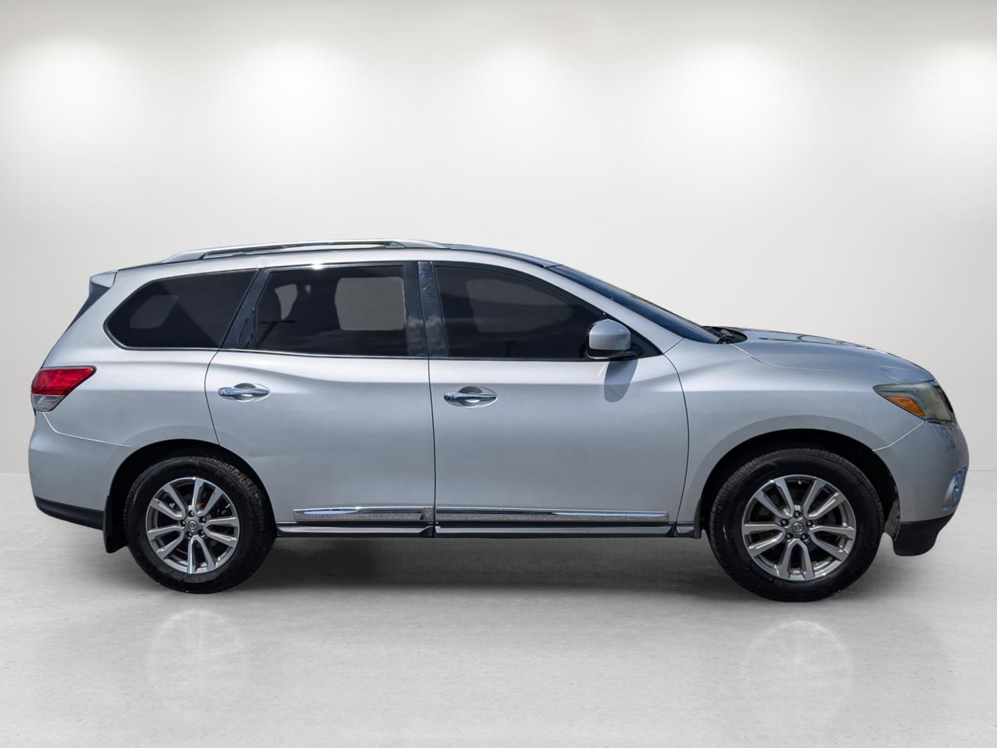 2014 /Charcoal Nissan Pathfinder SL (5N1AR2MNXEC) with an Regular Unleaded V-6 3.5 L/213 engine, 1-Speed CVT w/OD transmission, located at 5115 14th Ave., Columbus, GA, 31904, (706) 323-0345, 32.511494, -84.971046 - 2014 Nissan Pathfinder SL - Photo#5