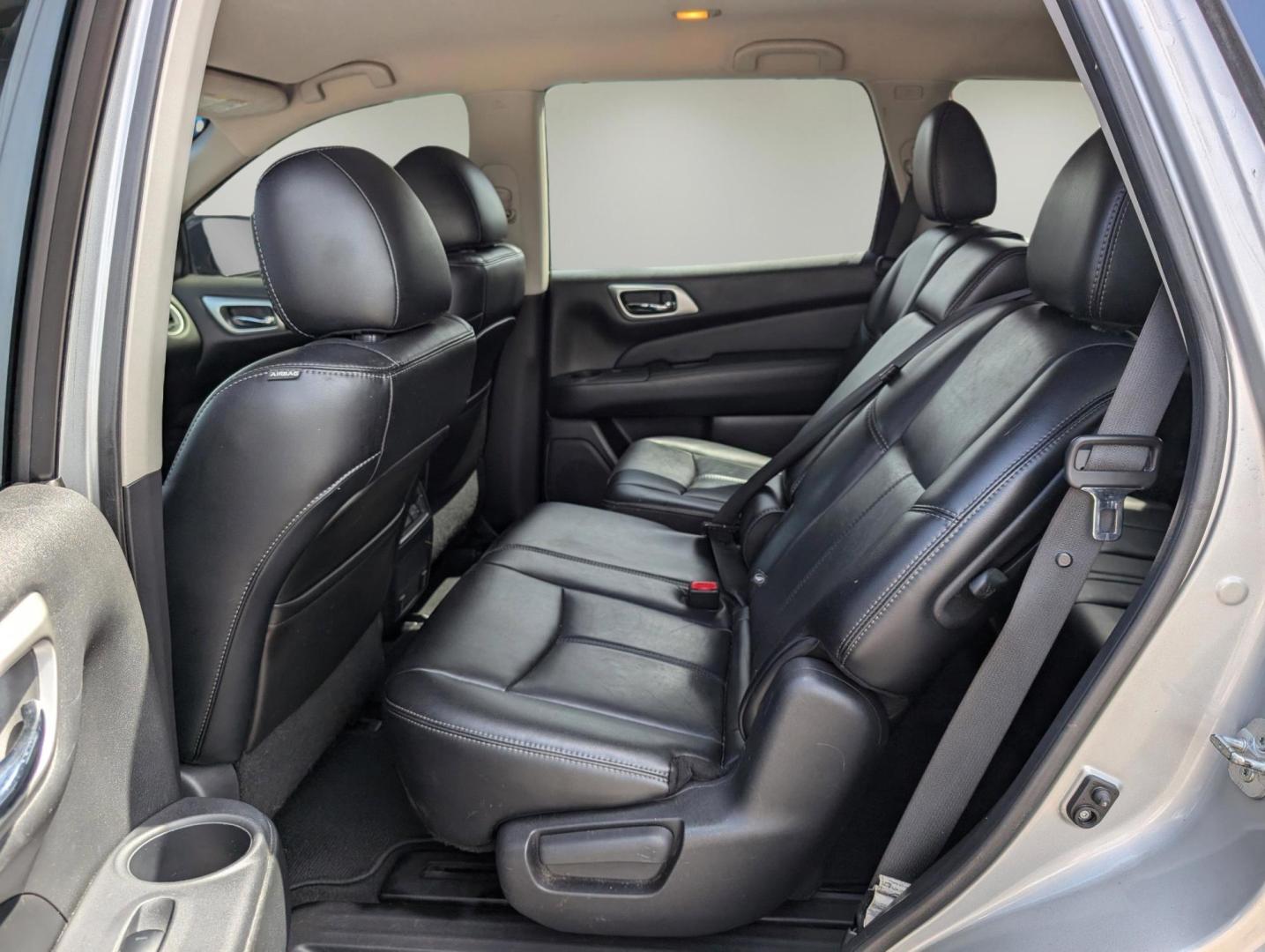 2014 /Charcoal Nissan Pathfinder SL (5N1AR2MNXEC) with an Regular Unleaded V-6 3.5 L/213 engine, 1-Speed CVT w/OD transmission, located at 5115 14th Ave., Columbus, GA, 31904, (706) 323-0345, 32.511494, -84.971046 - 2014 Nissan Pathfinder SL - Photo#10