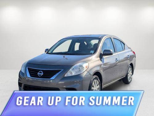 2014 Nissan Versa SV
