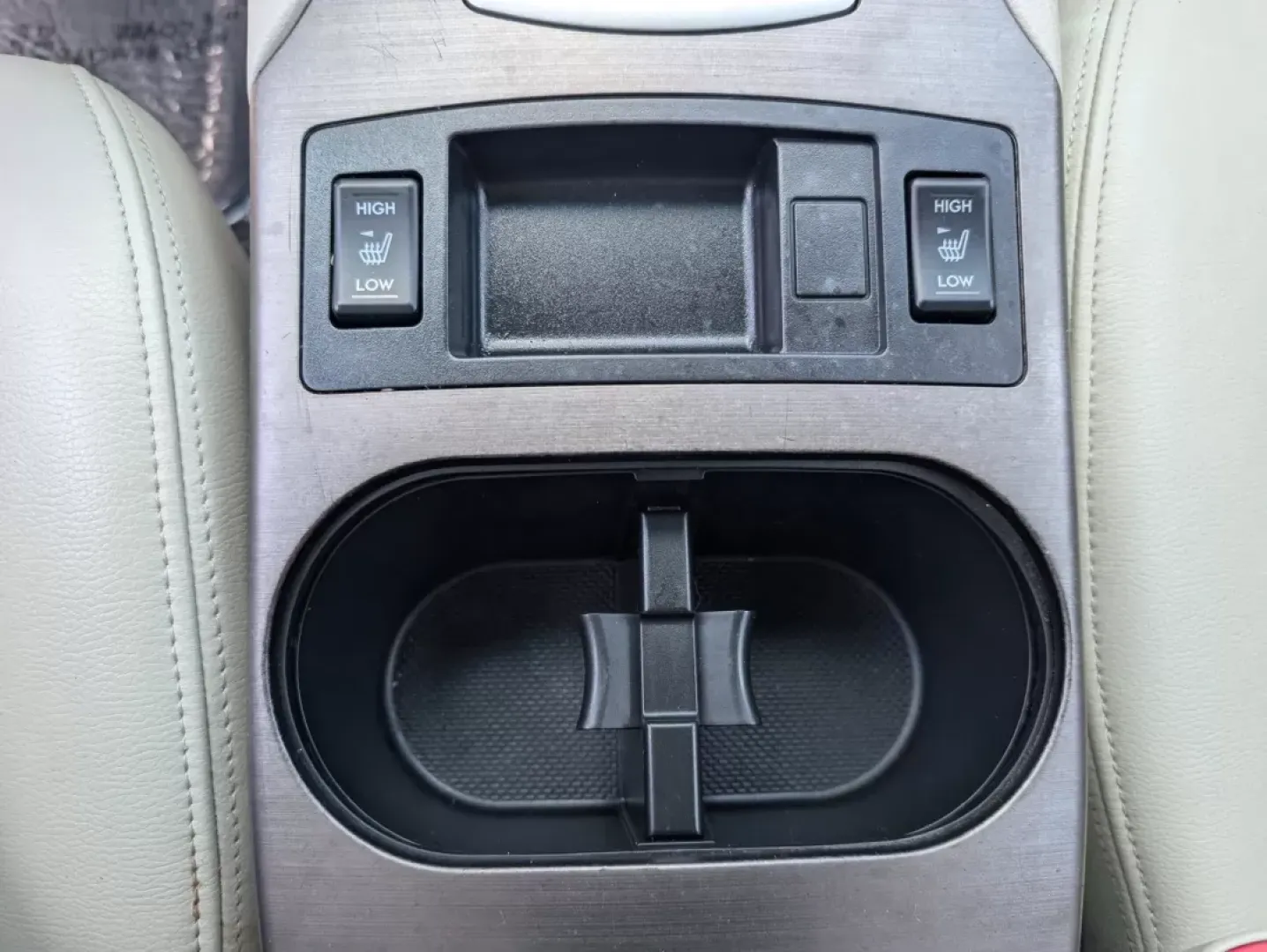 2014 /Warm Ivory Subaru Outback 2.5i Limited (4S4BRCLC1E3) with an Other engine, located at 5115 14th Ave., Columbus, GA, 31904, (706) 323-0345, 32.511494, -84.971046 - **Adventure Awaits with the 2014 Subaru Outback 2.5i Limited Perfect for Your Next Road Trip!**<br /> <br /> If you're ready to elevate your family outings or embark on thrilling weekend adventures, the 2014 Subaru Outback 2.5i Limited is the vehicle for you. This versatile sport utility vehicle co - Photo#12