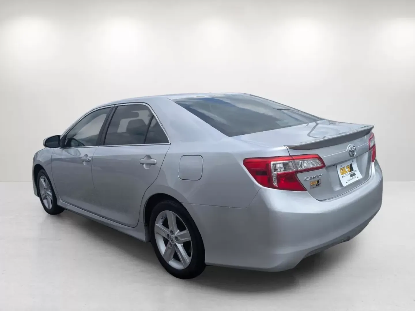 2014 Toyota Camry SE (4T1BF1FK7EU) with an Other engine, located at 7000 Northlake Connector, Columbus, GA, 31904, (706) 987-8085, 32.524975, -84.978134 - Looking for a reliable vehicle that offers comfort and efficiency for your daily commute or family trips? Look no further than this 2014 Toyota Camry, now available at Gils Auto in Phenix City, AL. As a trusted Buy Here Pay Here dealership, we specialize in providing second chance auto financing opt - Photo#6