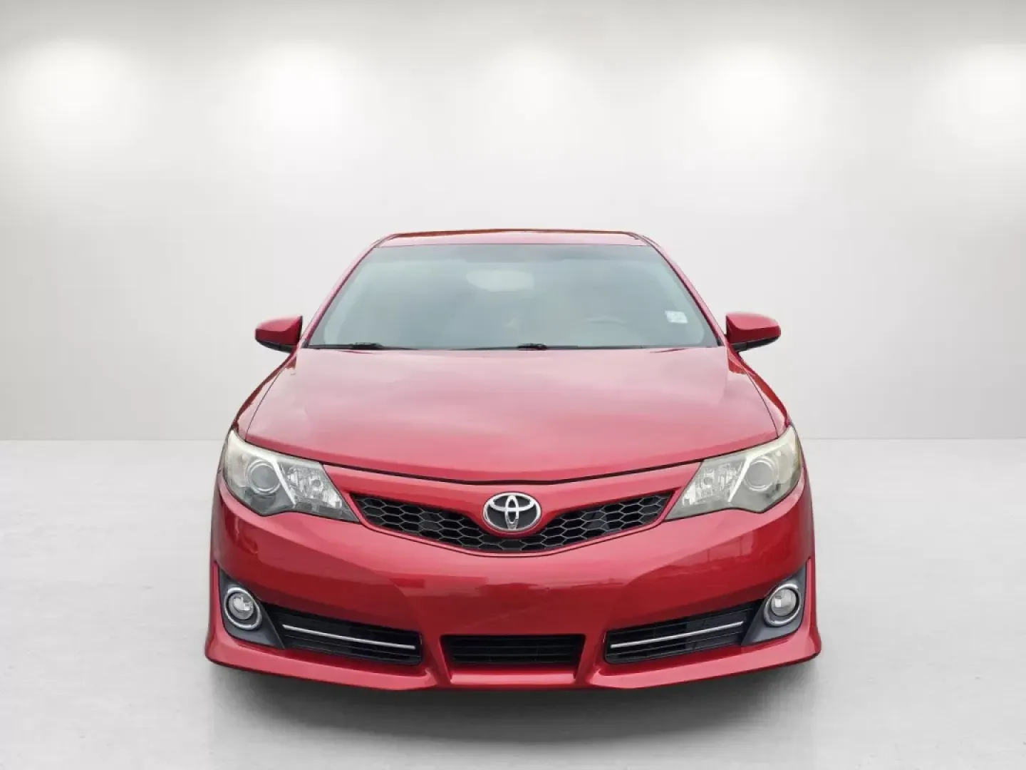 2014 Toyota Camry SE (4T1BF1FK2EU) with an Other engine, located at 1430 Gateway Drive, Opelika, AL, 36801, (334) 239-0944, 32.637871, -85.409790 - **Experience Comfort and Style with the 2014 Toyota Camry SE Perfect for Your Daily Commute!**<br /> <br /> Are you searching for a reliable sedan that combines style, functionality, and affordability? Look no further than this stunning 2014 Toyota Camry SE, available now at Gils Auto in Phenix Cit - Photo#1