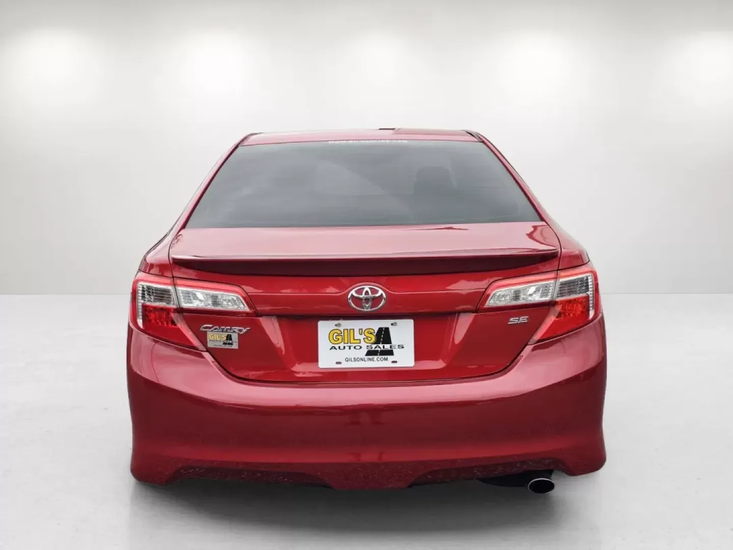2014 Toyota Camry SE (4T1BF1FK2EU) with an Other engine, located at 1430 Gateway Drive, Opelika, AL, 36801, (334) 239-0944, 32.637871, -85.409790 - **Experience Comfort and Style with the 2014 Toyota Camry SE Perfect for Your Daily Commute!**<br /> <br /> Are you searching for a reliable sedan that combines style, functionality, and affordability? Look no further than this stunning 2014 Toyota Camry SE, available now at Gils Auto in Phenix Cit - Photo#5
