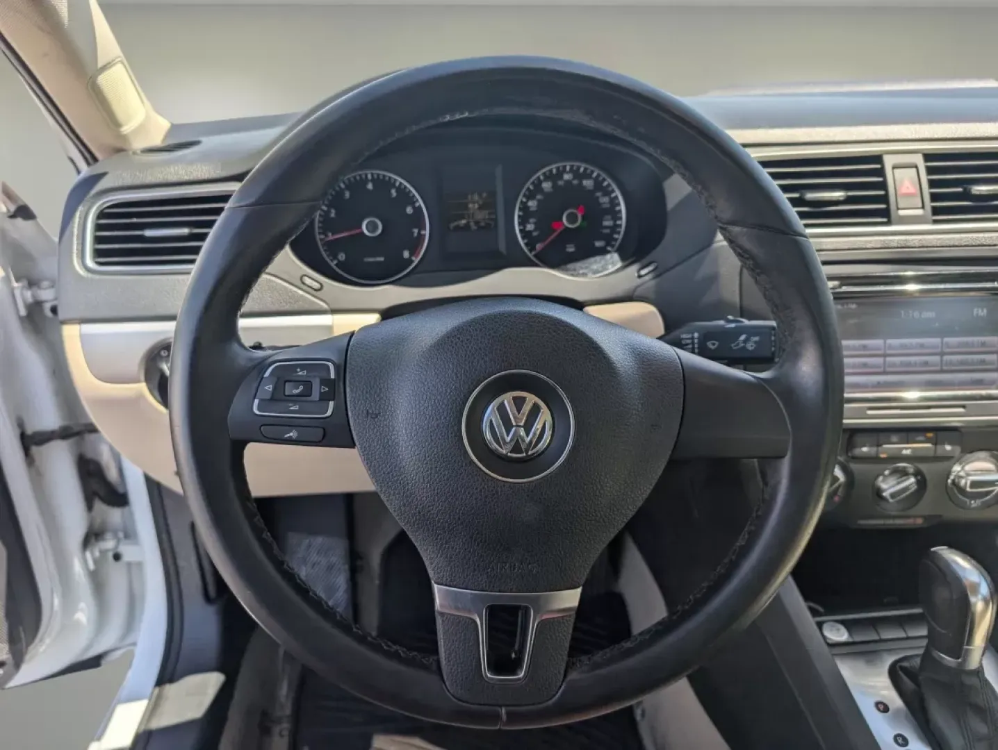2014 Volkswagen Jetta SE w/Connectivity/Sunroof PZEV (3VWD17AJ2EM) with an Other engine, located at 1430 Gateway Drive, Opelika, AL, 36801, (334) 239-0944, 32.637871, -85.409790 - **Rev Up Your Daily Drive with the 2014 Volkswagen Jetta Sedan from Gils Auto!**<br /> <br /> Are you in the market for a reliable vehicle that combines style, comfort, and efficiency for your daily commute or weekend adventures? Look no further than this stunning 2014 Volkswagen Jetta Sedan, now av - Photo#12