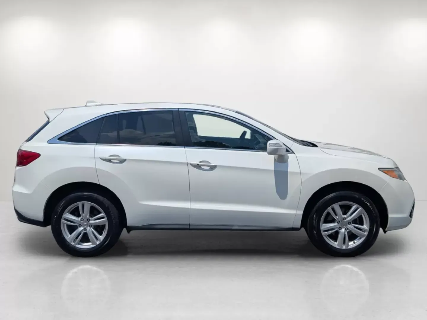 2015 Acura RDX Tech Pkg (5J8TB3H5XFL) with an Other engine, located at 5115 14th Ave., Columbus, GA, 31904, (706) 323-0345, 32.511494, -84.971046 - **Elevate Your Journeys with the 2015 Acura RDX: A Perfect Blend of Luxury and Utility**<br /> <br /> If you're looking for a vehicle that seamlessly enhances your day-to-day life while providing the comfort and performance you deserve, the 2015 Acura RDX is your ideal match. Whether you're a busy c - Photo#3