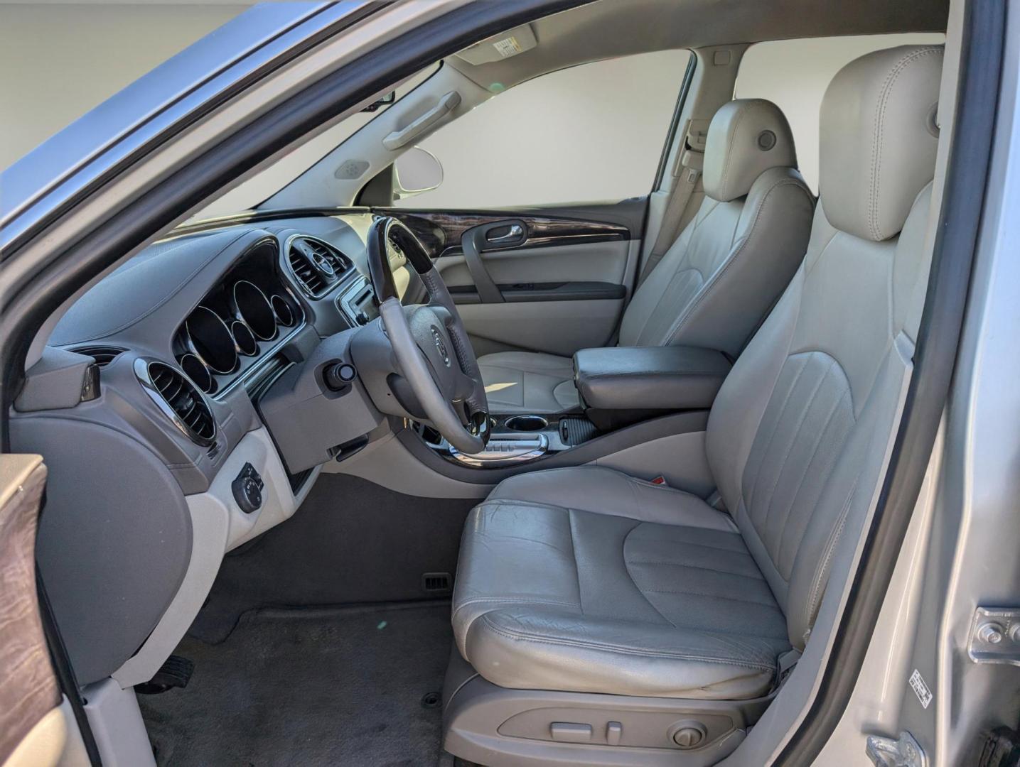 2015 /Light Titanium Buick Enclave Leather (5GAKVBKD1FJ) with an Gas V6 3.6L/217 engine, 6-Speed Automatic transmission, located at 5115 14th Ave., Columbus, GA, 31904, (706) 323-0345, 32.511494, -84.971046 - 2015 Buick Enclave Leather - Photo#9