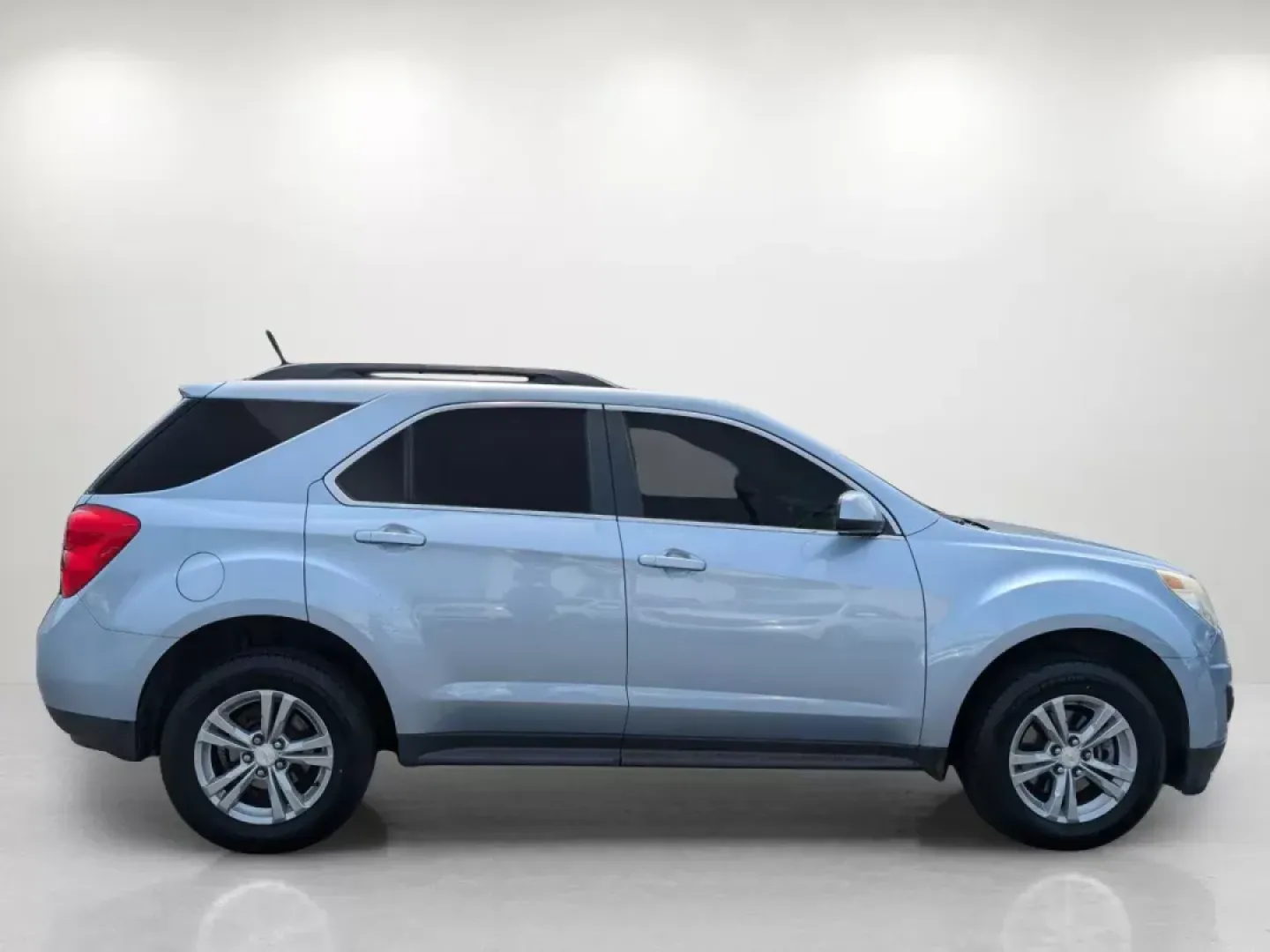 2015 /Jet Black Chevrolet Equinox LT (2GNALBEK4F6) with an Gas/Ethanol I4 2.4/145 engine, 6-Speed Automatic transmission, located at 5115 14th Ave., Columbus, GA, 31904, (706) 323-0345, 32.511494, -84.971046 - **Discover Your Next Adventure with the 2015 Chevrolet Equinox LT at Gils Auto Columbus, GA!**<br /> <br /> Are you ready to embark on your next family road trip or weekend adventure? The 2015 Chevrolet Equinox LT is the perfect SUV for those who cherish both comfort and capability. With its spacio - Photo#3