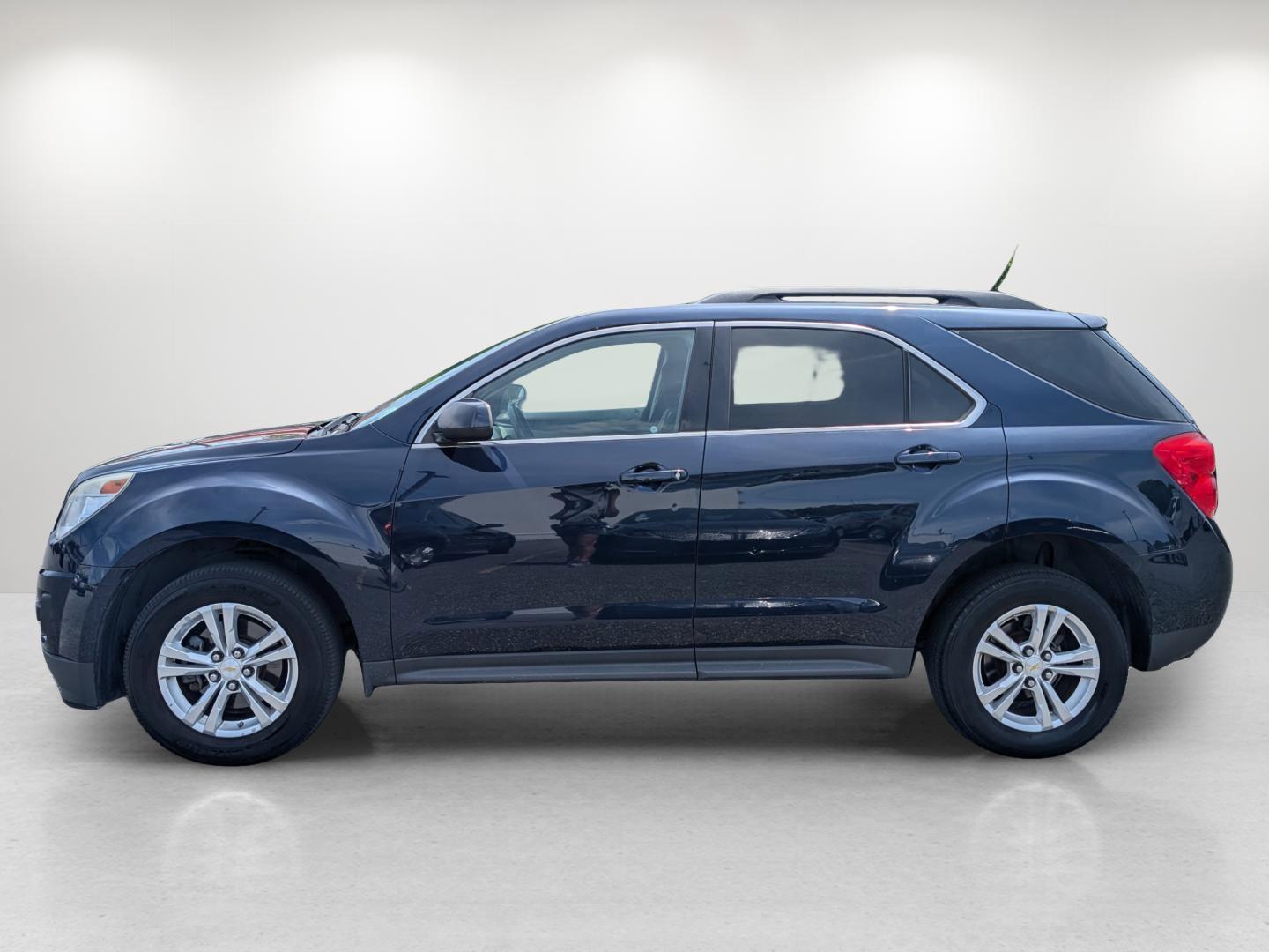 2015 /Light Titanium/Jet Black Chevrolet Equinox LT (2GNALBEK4F1) with an Gas I4 2.4/145 engine, 6-Speed Automatic transmission, located at 3959 U.S. 80 W, Phenix City, AL, 36870, (334) 297-4885, 32.469296, -85.135185 - 2015 Chevrolet Equinox LT - Photo#2